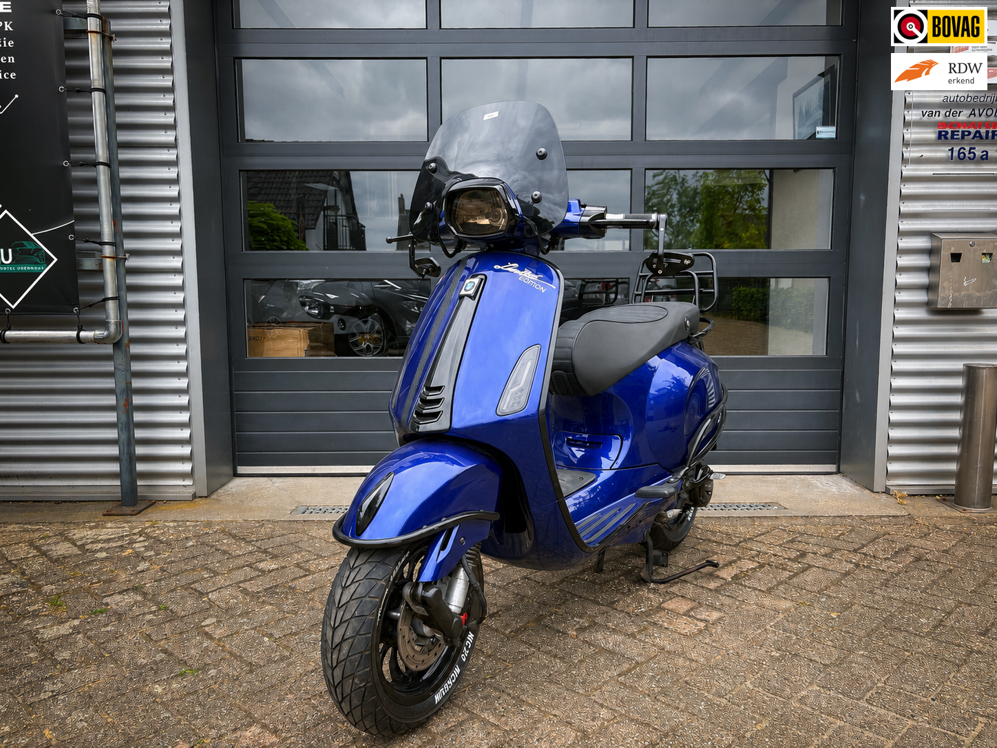 Vespa Snorscooter Sprint 4T BMW Look