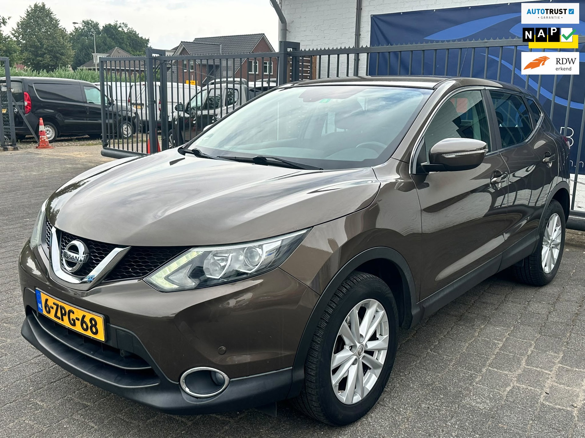 Nissan Qashqai 1.2 Acenta / AIRCO / TREKHAAK / SENSOREN / NAP !!