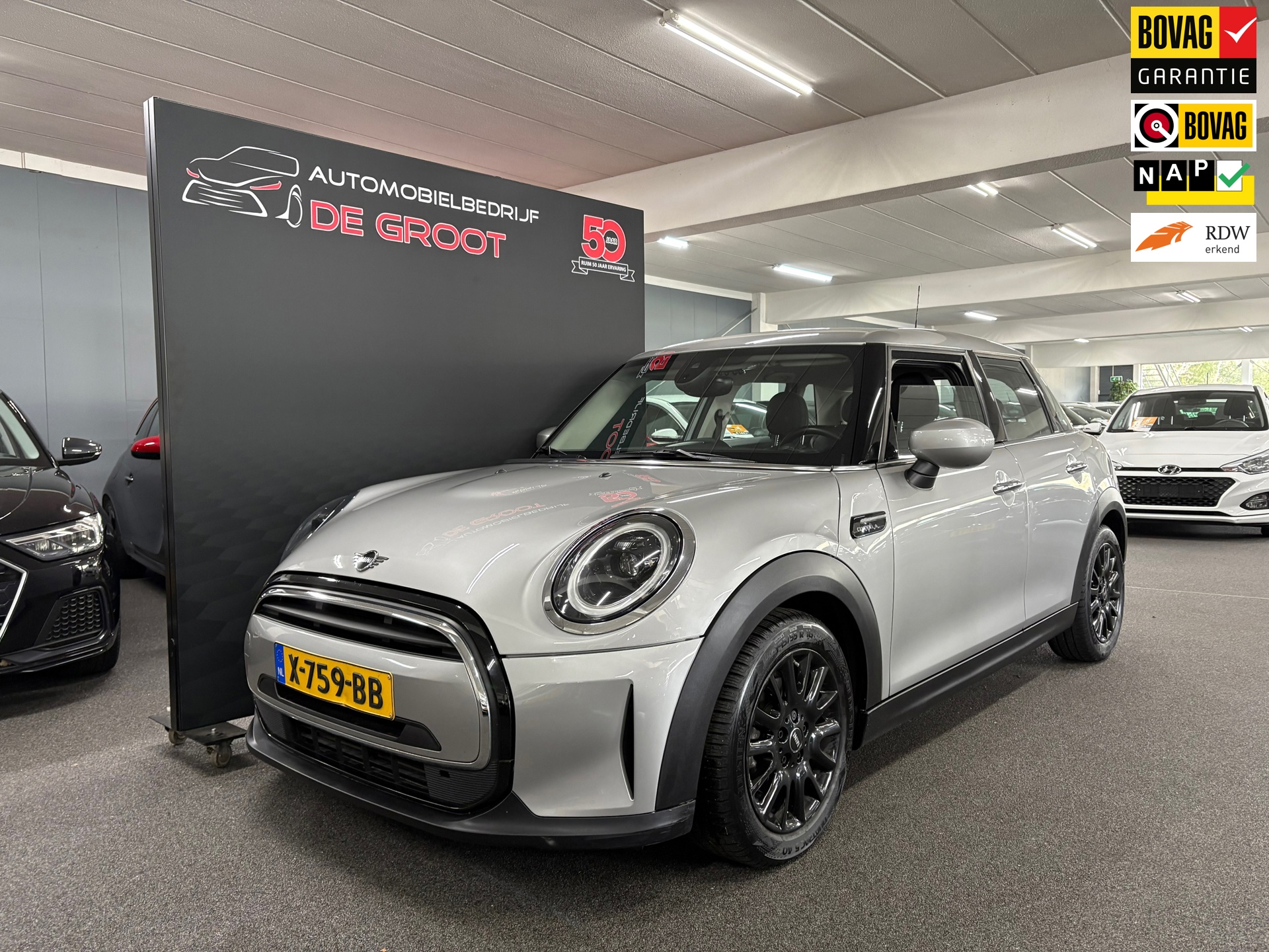 Mini Mini 1.5 Cooper Camden Edition/ Automaat/ NL auto/ Eerste eigenaar/ Parkeersensoren achter/ 100KW