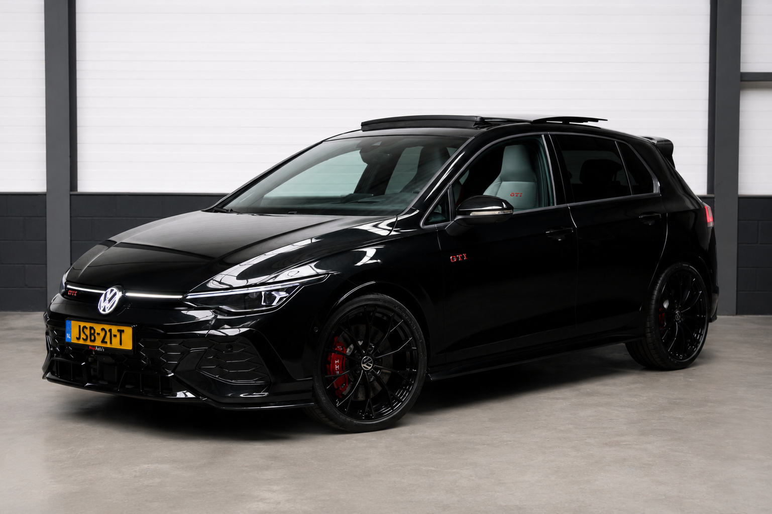 Volkswagen GOLF 2.0 TSI GTI Clubsport Akra Pano H/K Leder