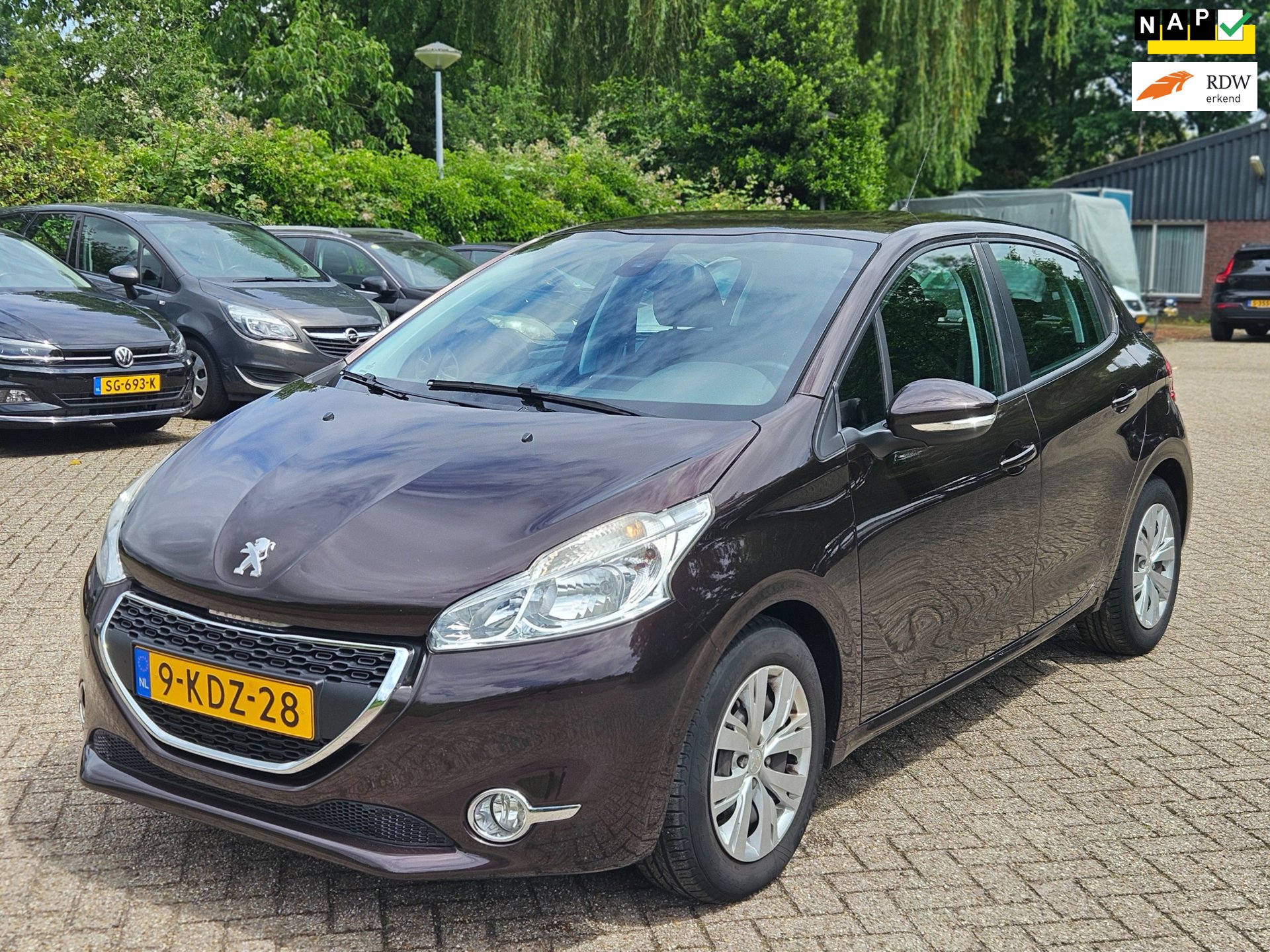 Peugeot 208 1.2 VTi Envy|NAVI|CruiseControl|PDC|CLIMA|NAP