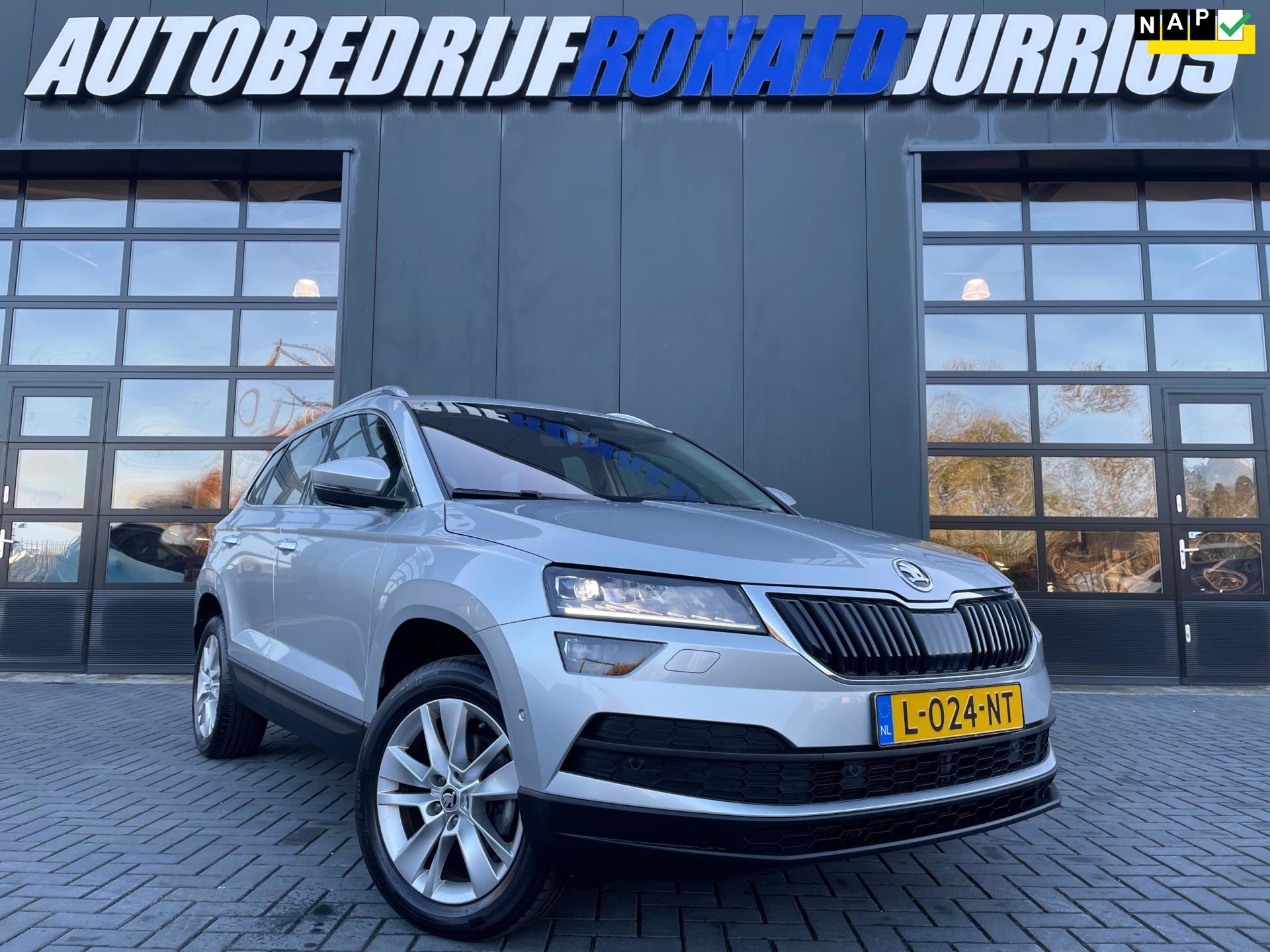 Skoda Karoq 1.5 TSI ACT Business Edition Plus NL.Auto/Trekhaak/Camera/Adaptive-Cruise/Carplay/Climatronic/1Ste Eigenaar