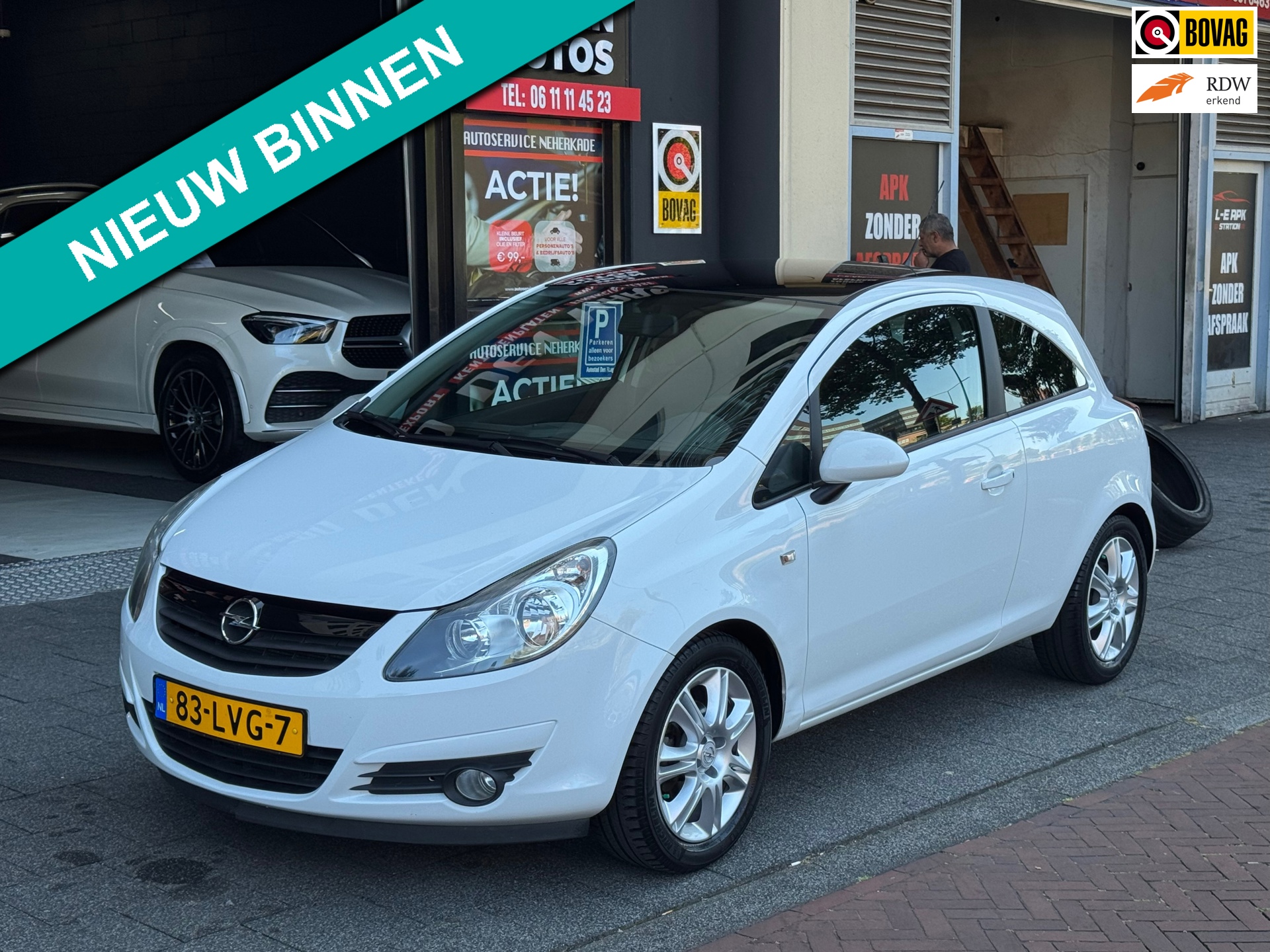 Opel Corsa 1.4-16V Color Edition