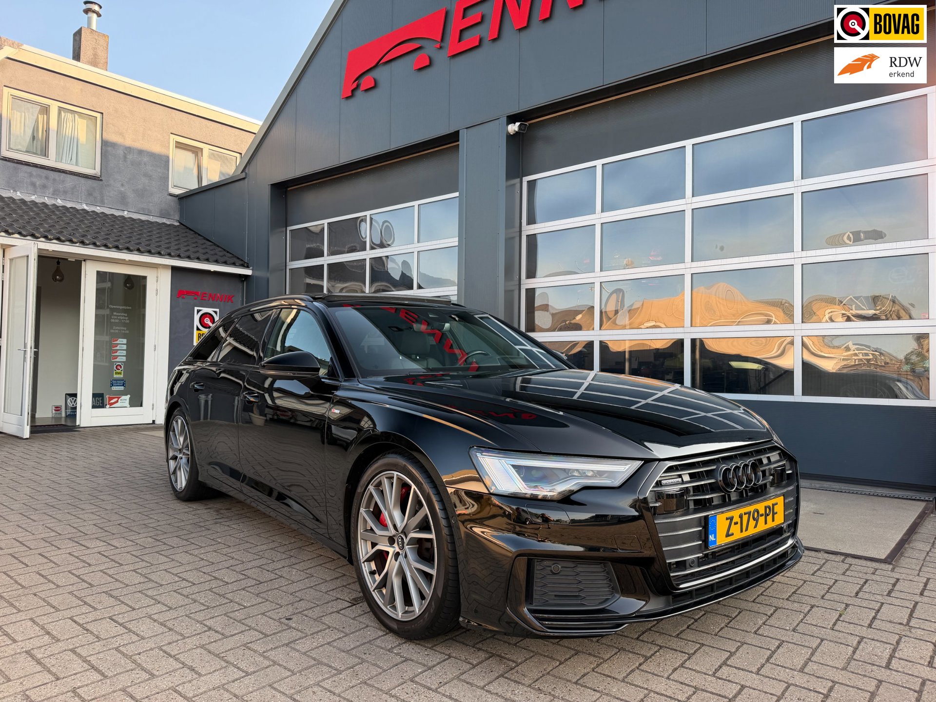 Audi A6 Avant 55 TFSI e quattro Competition / Pano / HuD / Trekhaak / Camera.
