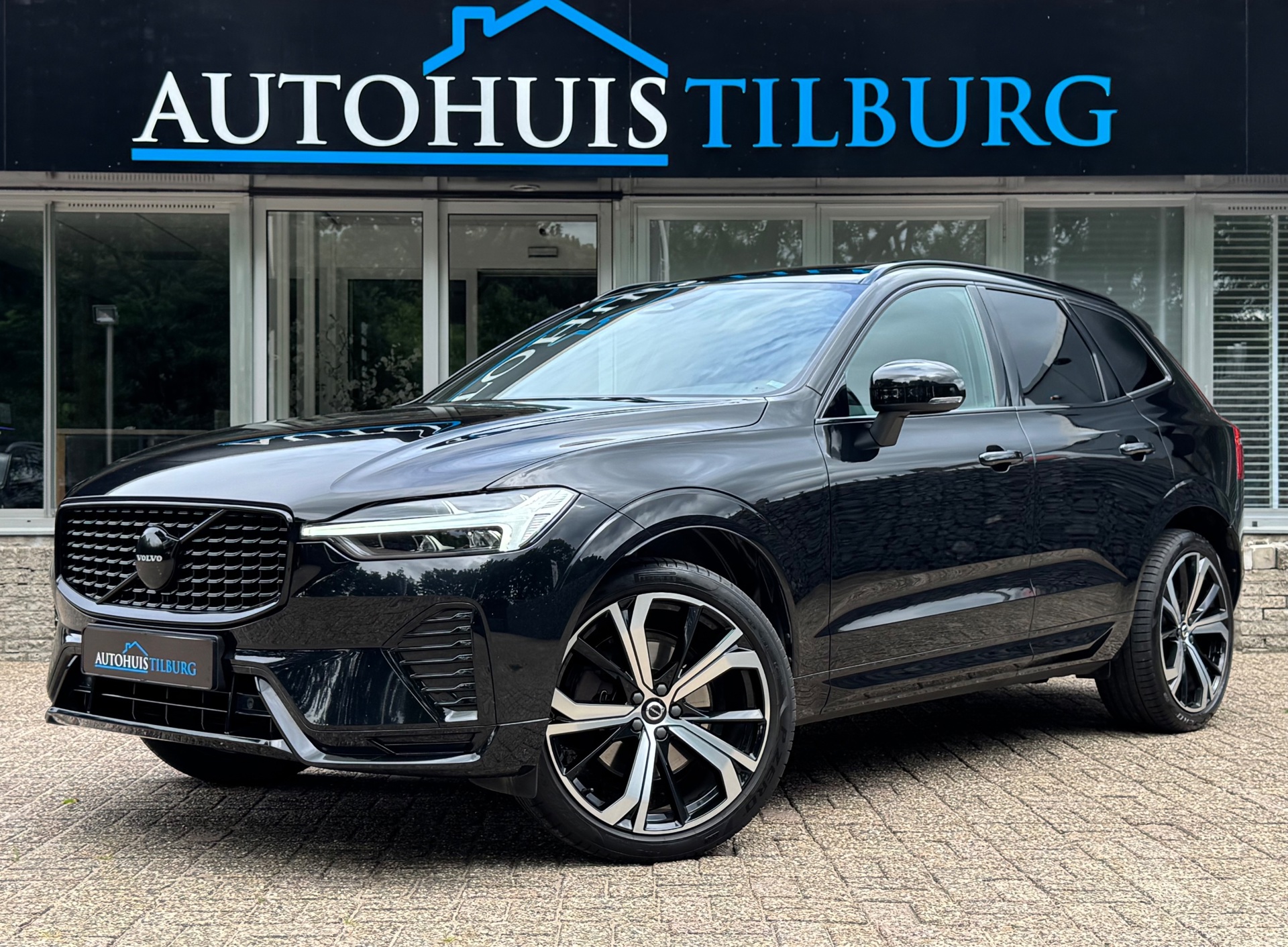 Volvo XC60 2.0 B4 R-Design Pano Keyless H&K Trekhaak