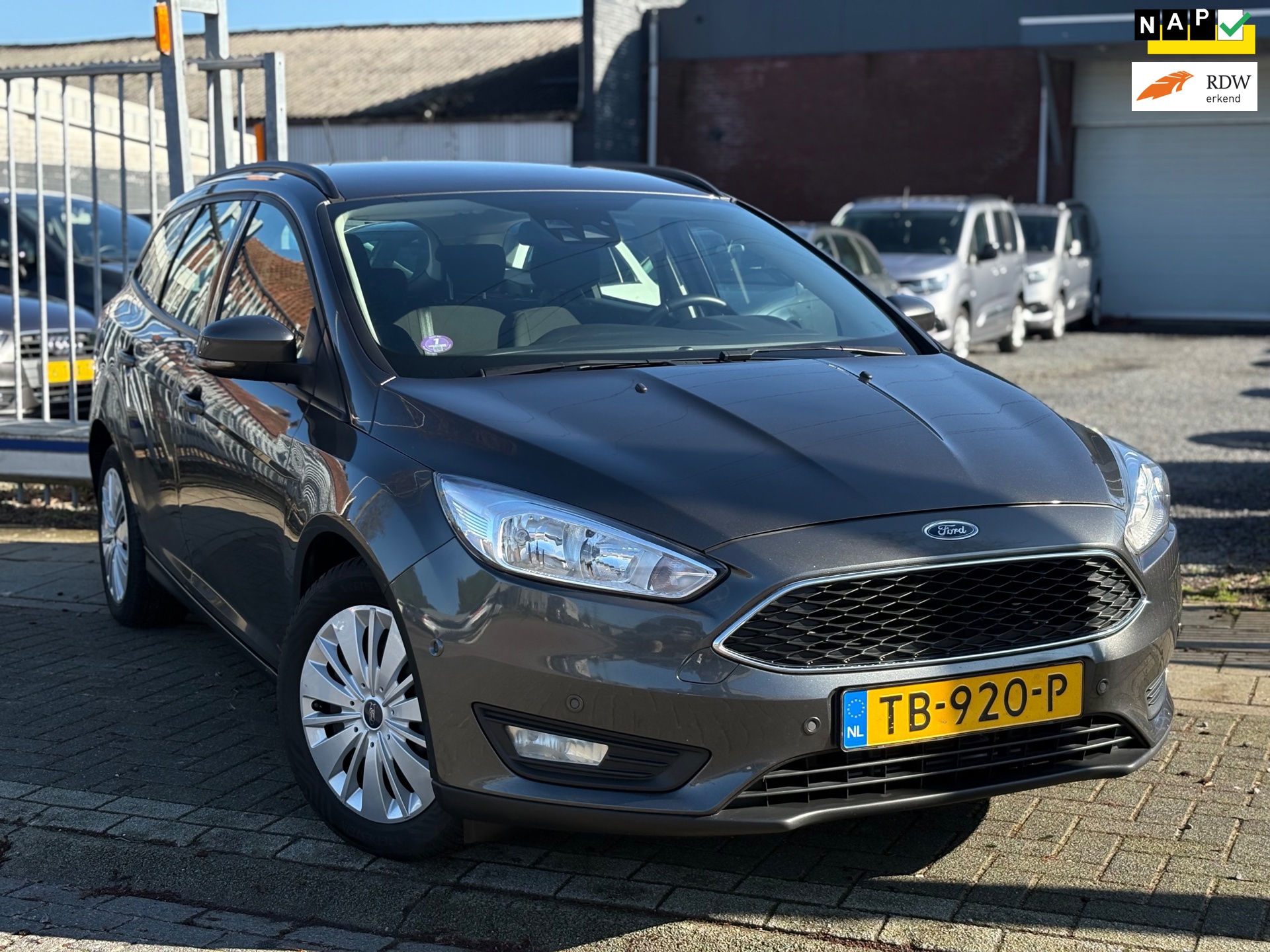 Ford Focus Wagon 1.0 Lease Edition | Nieuwe D-Riem | Navigatie | Automatisch inparkeren |