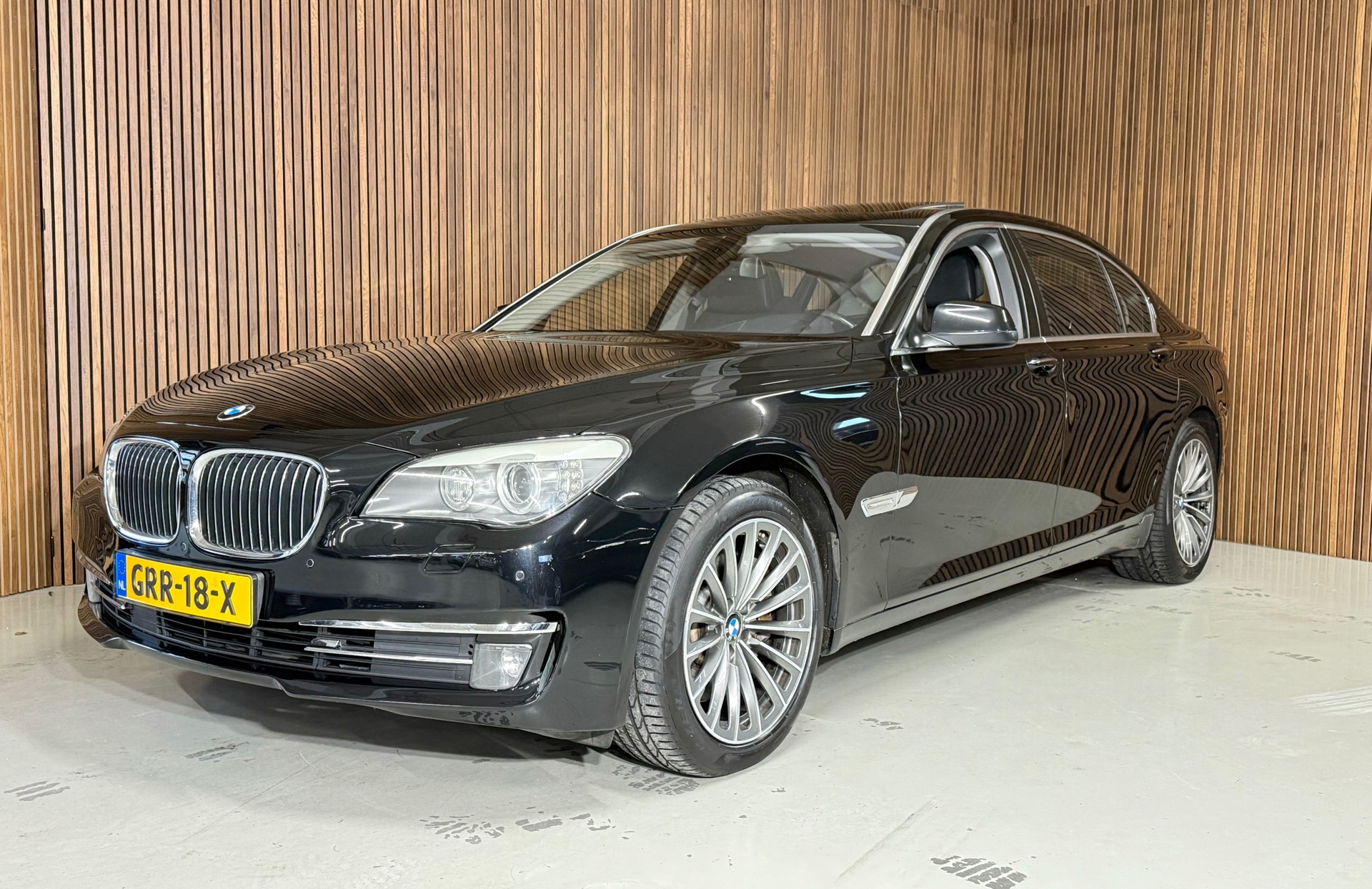 BMW 7-serie 750Li - Youngtimer - BTW - Carplay