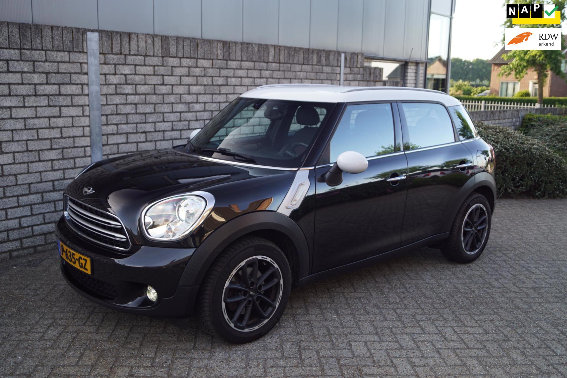 Mini Mini Countryman 1.6 Cooper Chily 123 PK Half Leder Sportstoelen Clima Cruise Xenon PDC 4x Elektrische Ramen LMV 17 Inch.