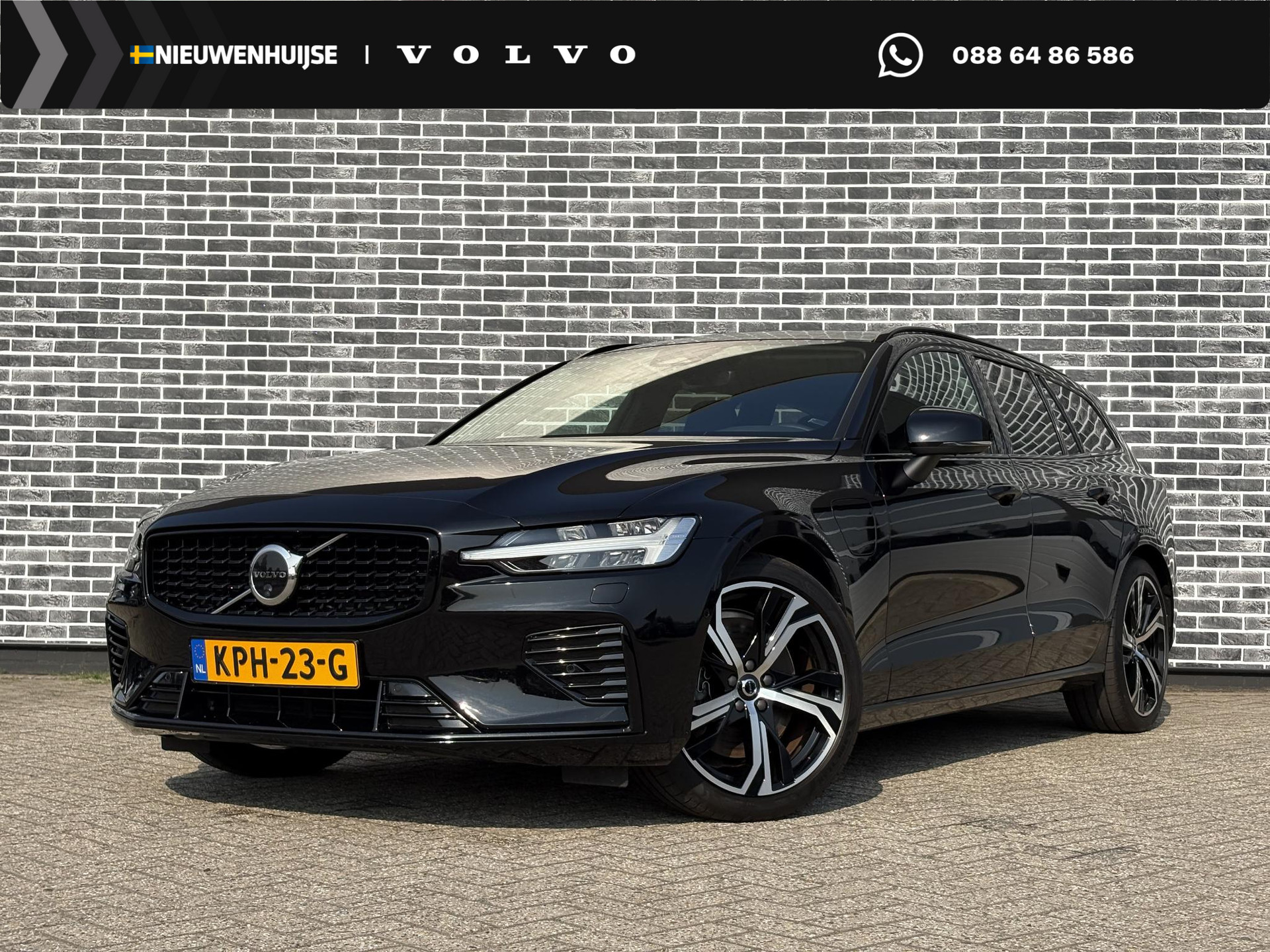 Volvo V60 2.0 T6 Plug-in hybrid AWD Plus Dark