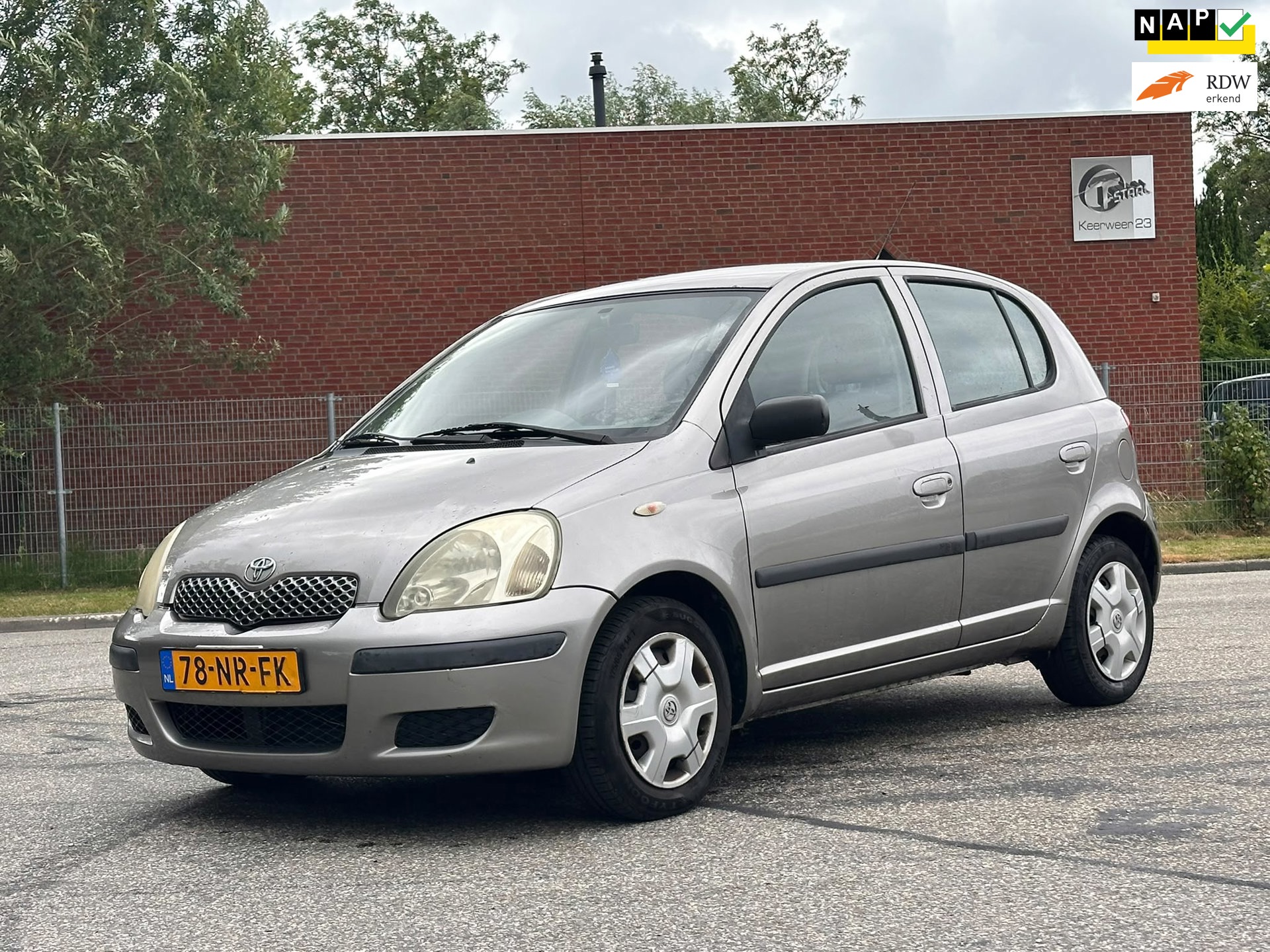 Toyota Yaris 1.3 VVT-i Idols 5DR*Navigatie*Carplay*Trekhaak*NAP*Stuurbekrachtiging*