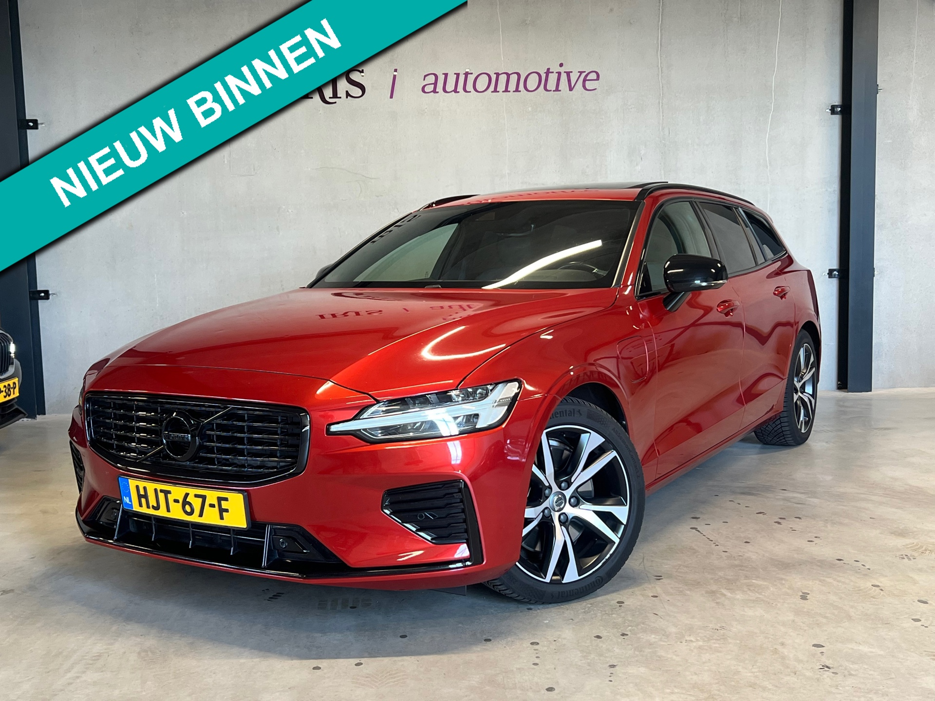Volvo V60 2.0 T8 Twin Engine AWD R-Design - Pano - Camera - Carplay - Leder - El Kofferklep - Cr + Cl Control