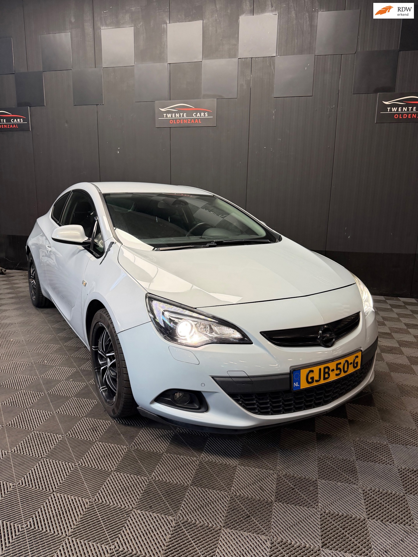 Opel ASTRA GTC 1.6 Turbo Sport 180PK | Led | Navi | PDC | Cruise |