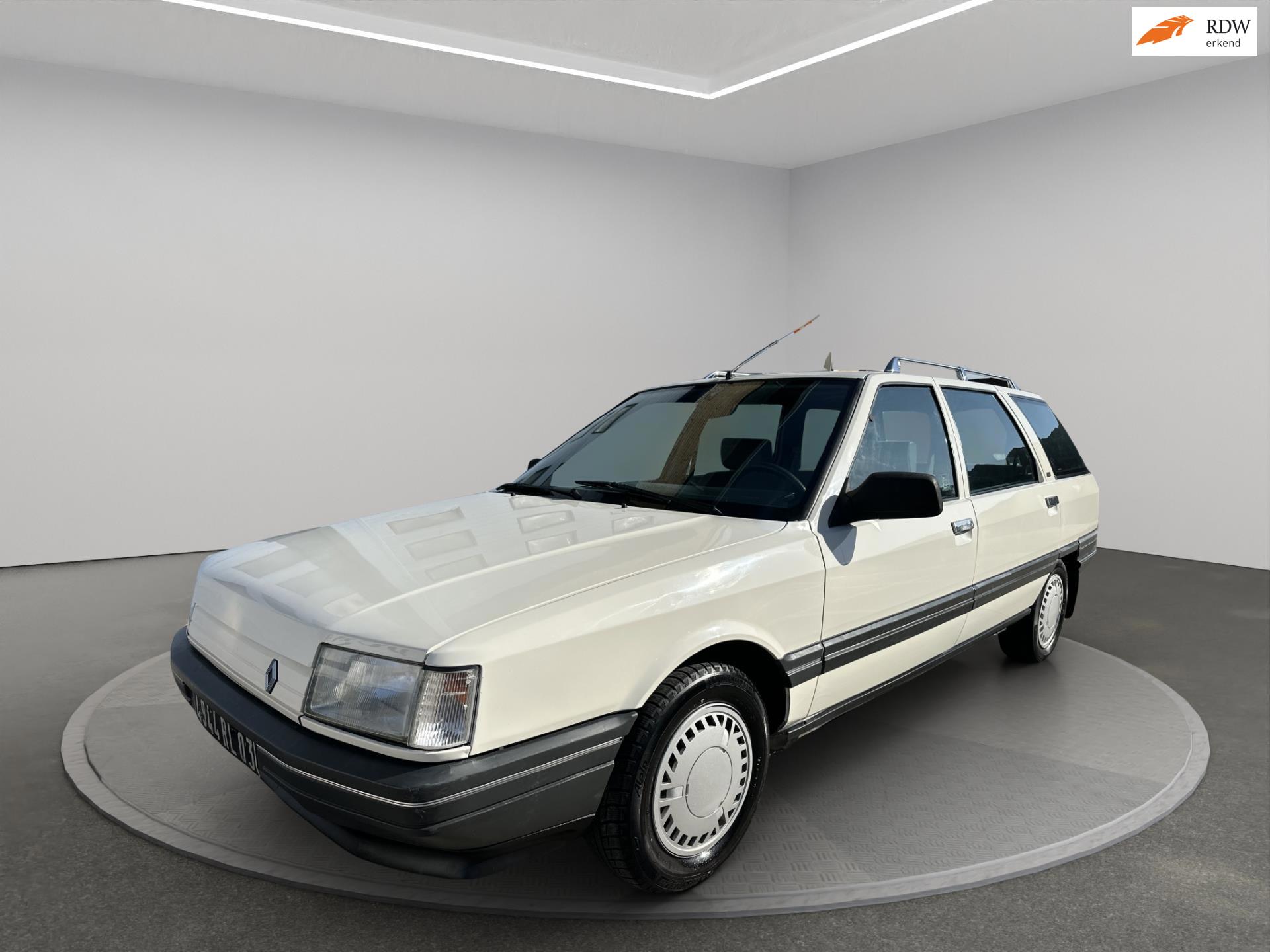 Renault Nevada 1.7 GTS Familiale. 7-zitplaatsen. Uniek en een keiharde onderkant.