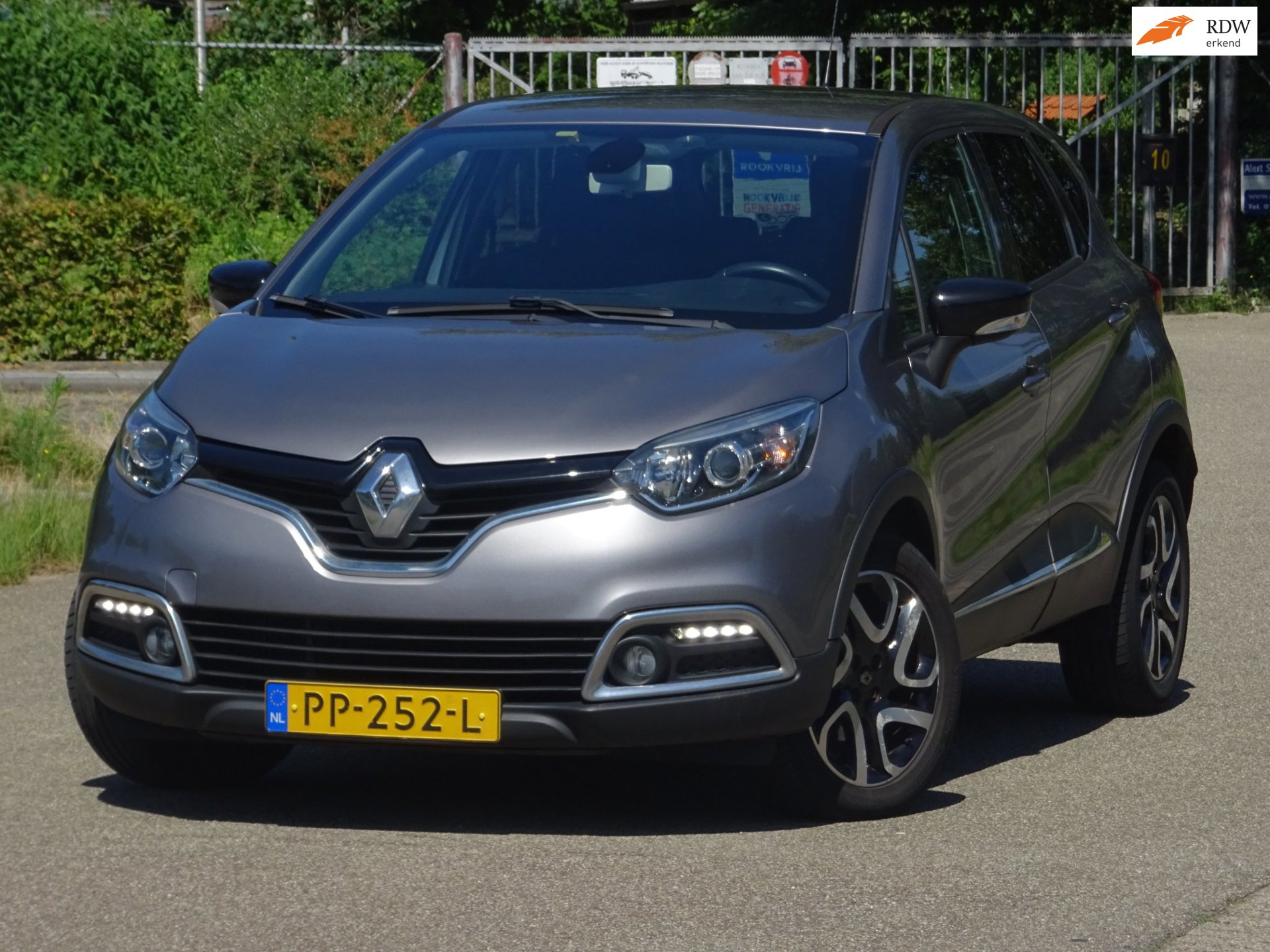 Renault Captur 1.5 dCi Dynamique BJ2016 AUTOMAAT NAVI/CRUISE
