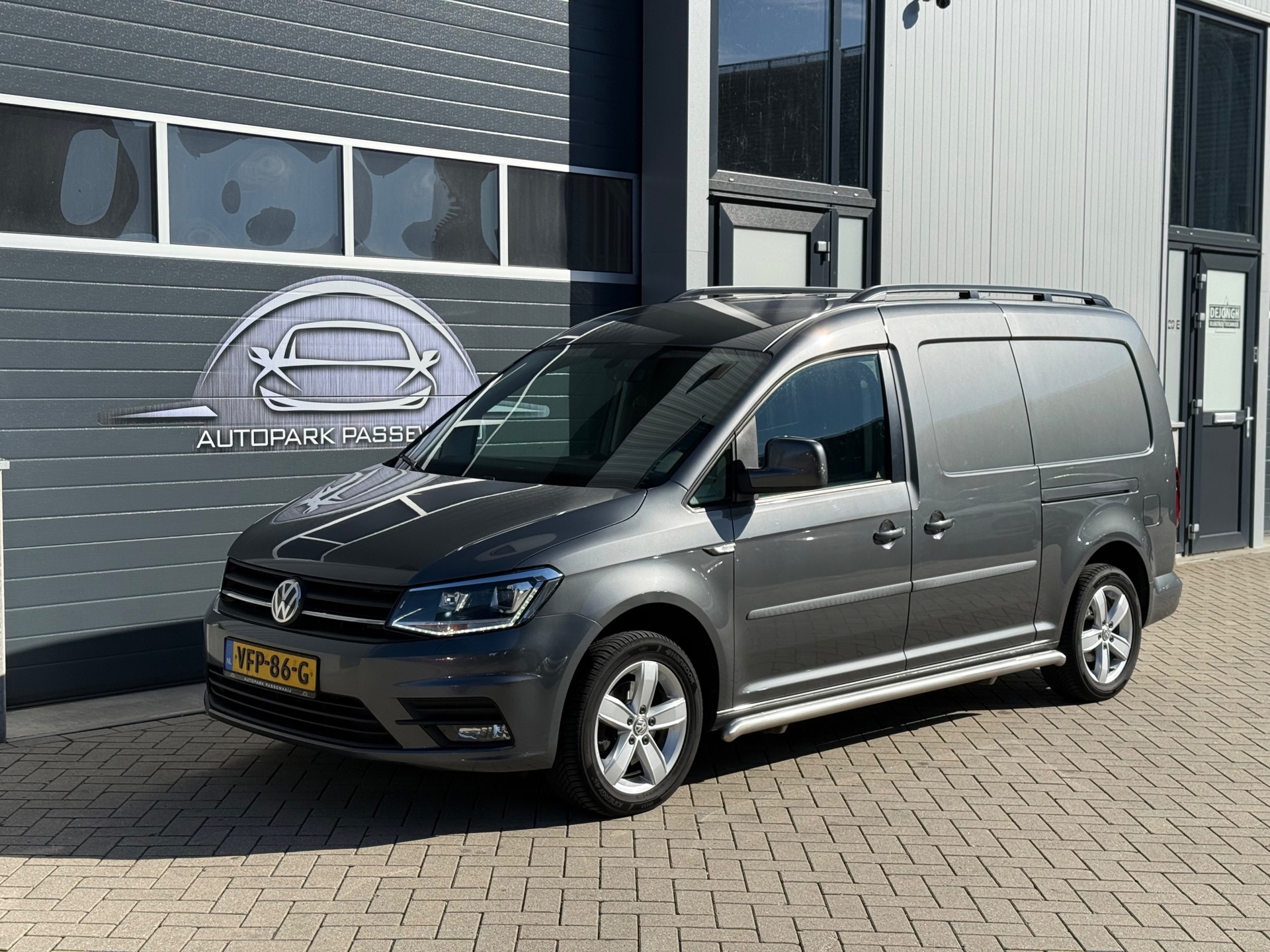Volkswagen Caddy 2.0 TDI L2H1 BMT Maxi C-Edition ACC, BTW, Apple Carplay, Trekhaak, Parkeersensoren, Stoelverwarming, LED, Airco