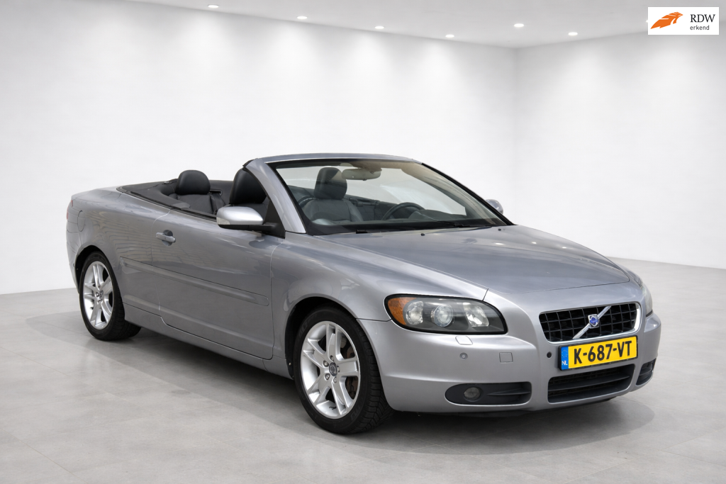 Volvo C70 Convertible 2.4 Kinetic, cabrio, navigatie, pdc, trekhaak, leder, lichtmetaal, inruil mogelijk.