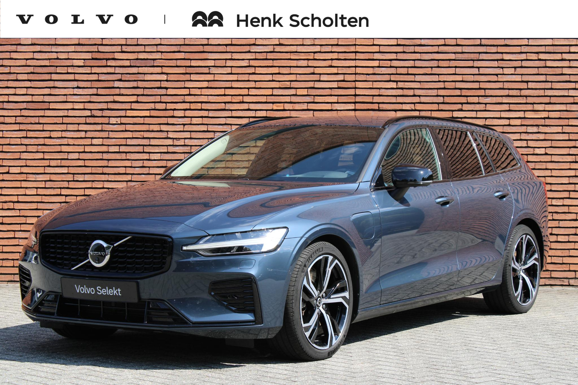 Volvo V60 2.0 T8 Plug-in hybrid AWD Plus Dark |