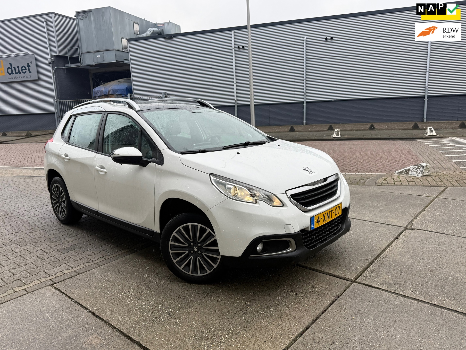 Peugeot 2008 1.2 PureTech Active GLAS DAK 5 Dr NAVI 64000 NAP
