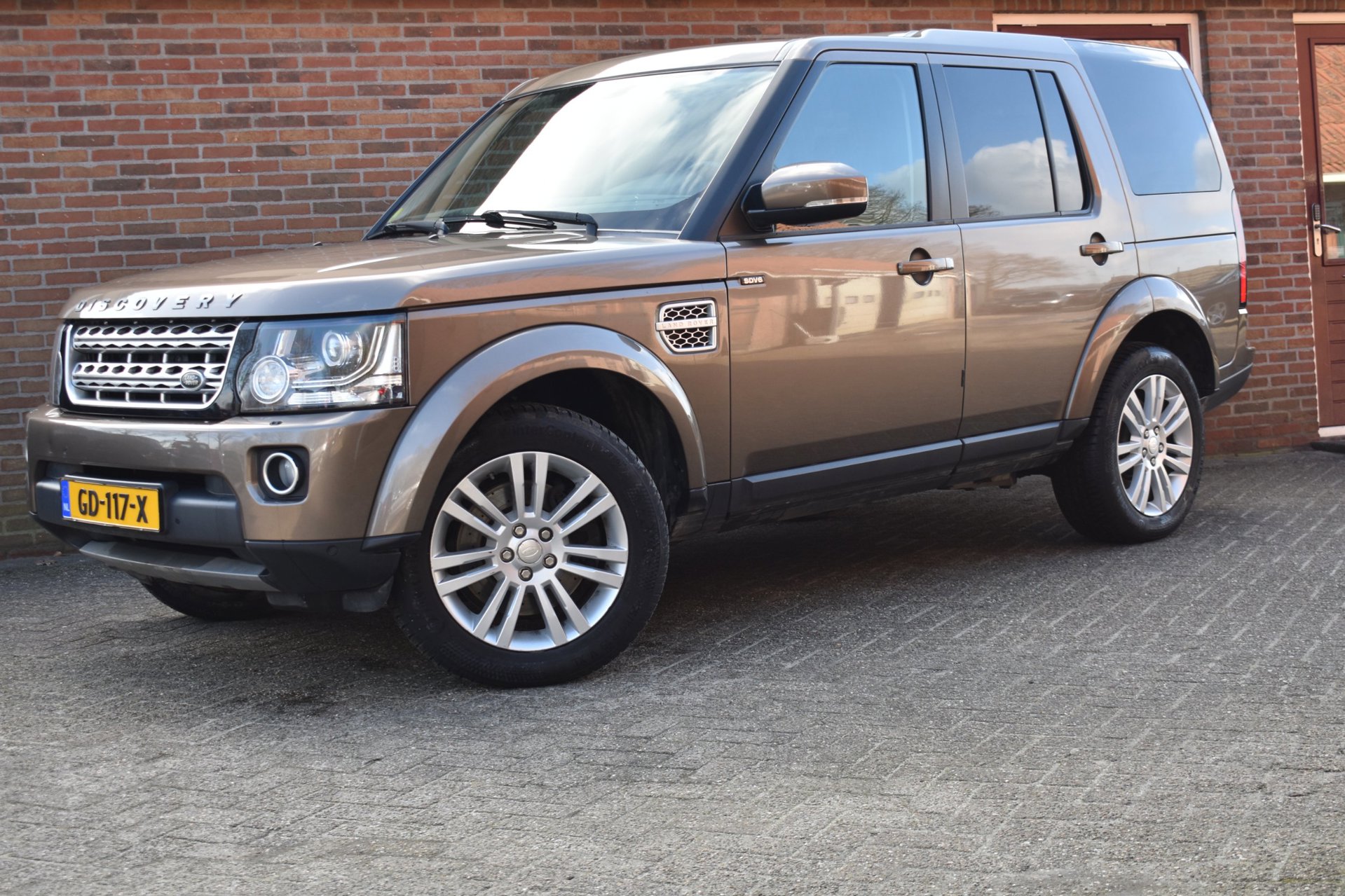 Land Rover Discovery 3.0 SDV6 HSE '14 MOTOR SCHADE 7 Persoons Leder Navi Clima Cruise