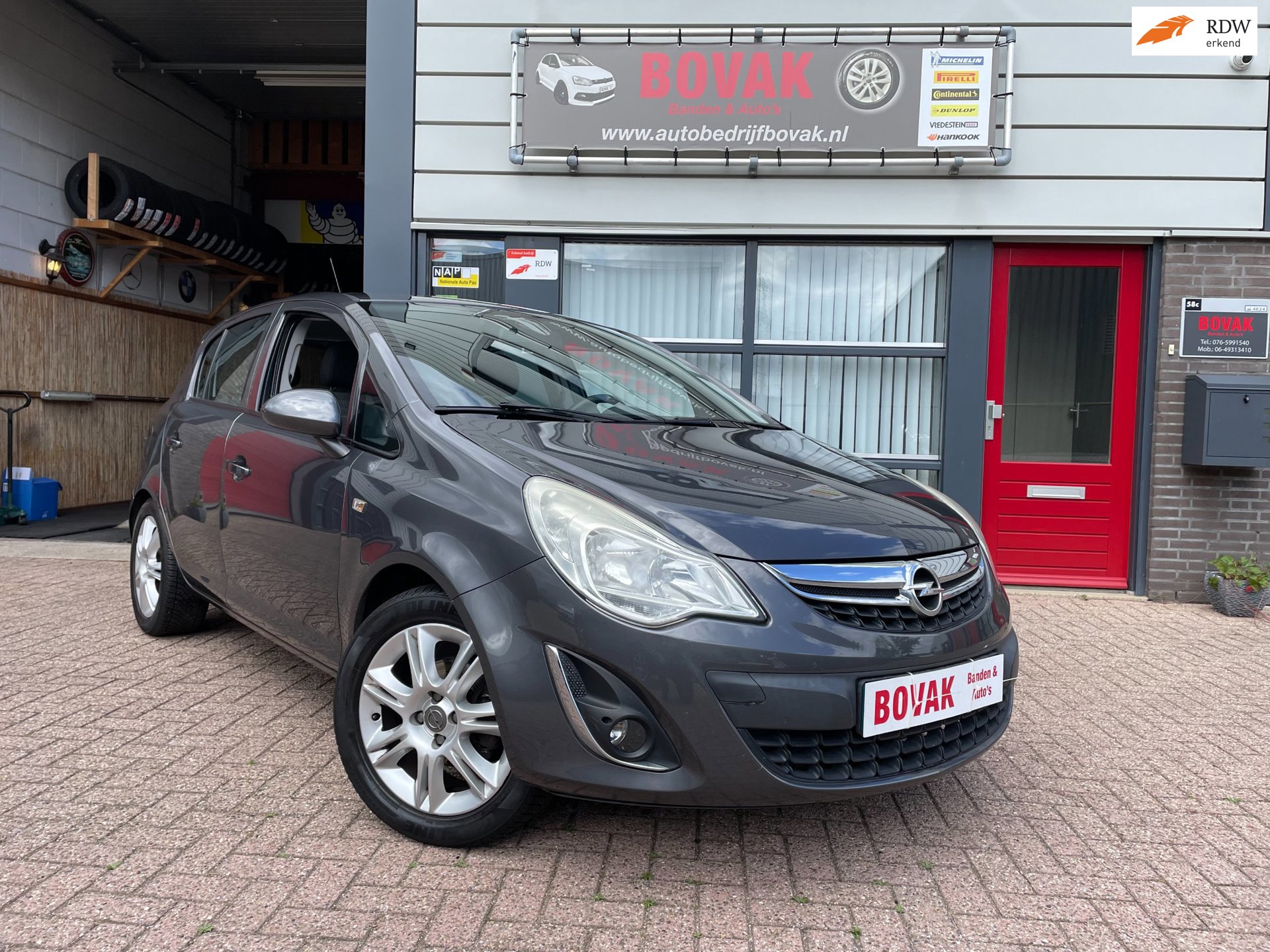 Opel Corsa 1.4-16V Edition Limited 5 deurs airco
