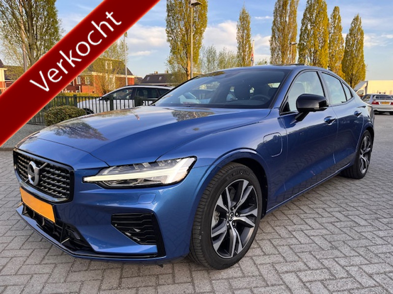 Volvo S60 2.0 Recharge T8 AWD R-Design / 33.000 km / Pano / HUD