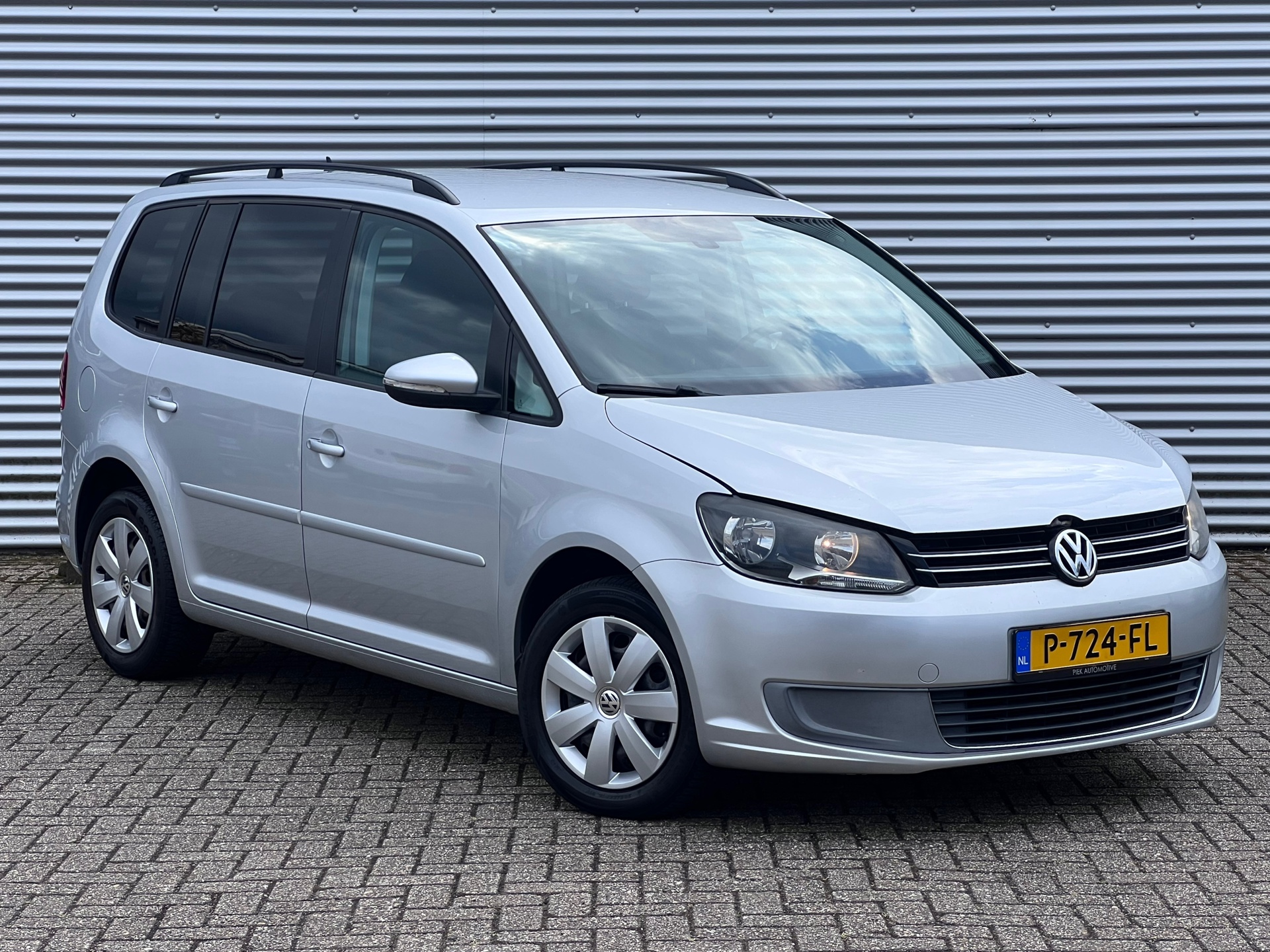 Volkswagen Touran 1.4 TSI Trendline | AUTOMAAT | AIRCO | CRUISE | RADIO | NIEUWE APK |