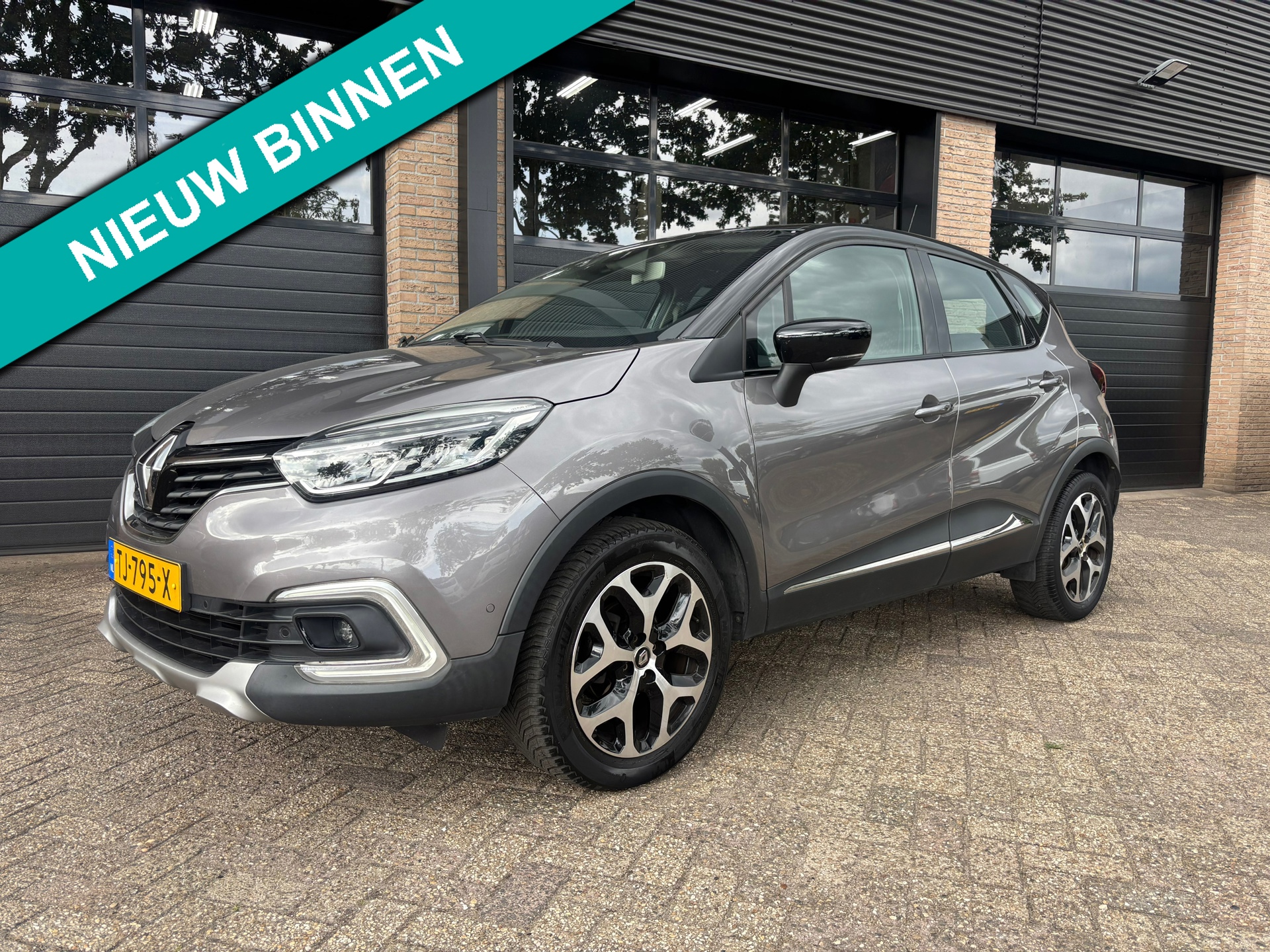 Renault Captur 0.9 TCe Intens camera trekhaak