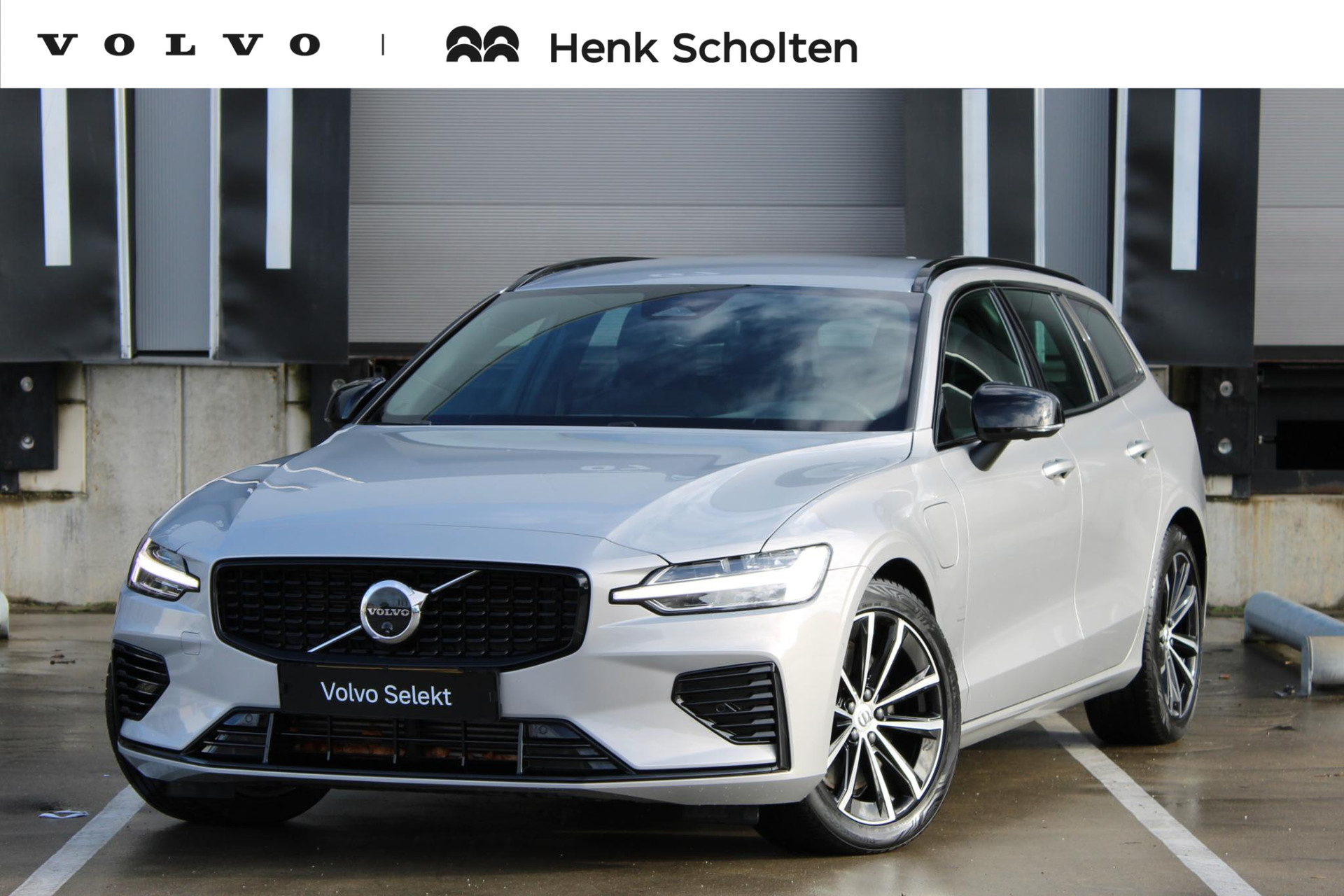 Volvo V60 T6 Plug-in hybrid AWD Plus Dark