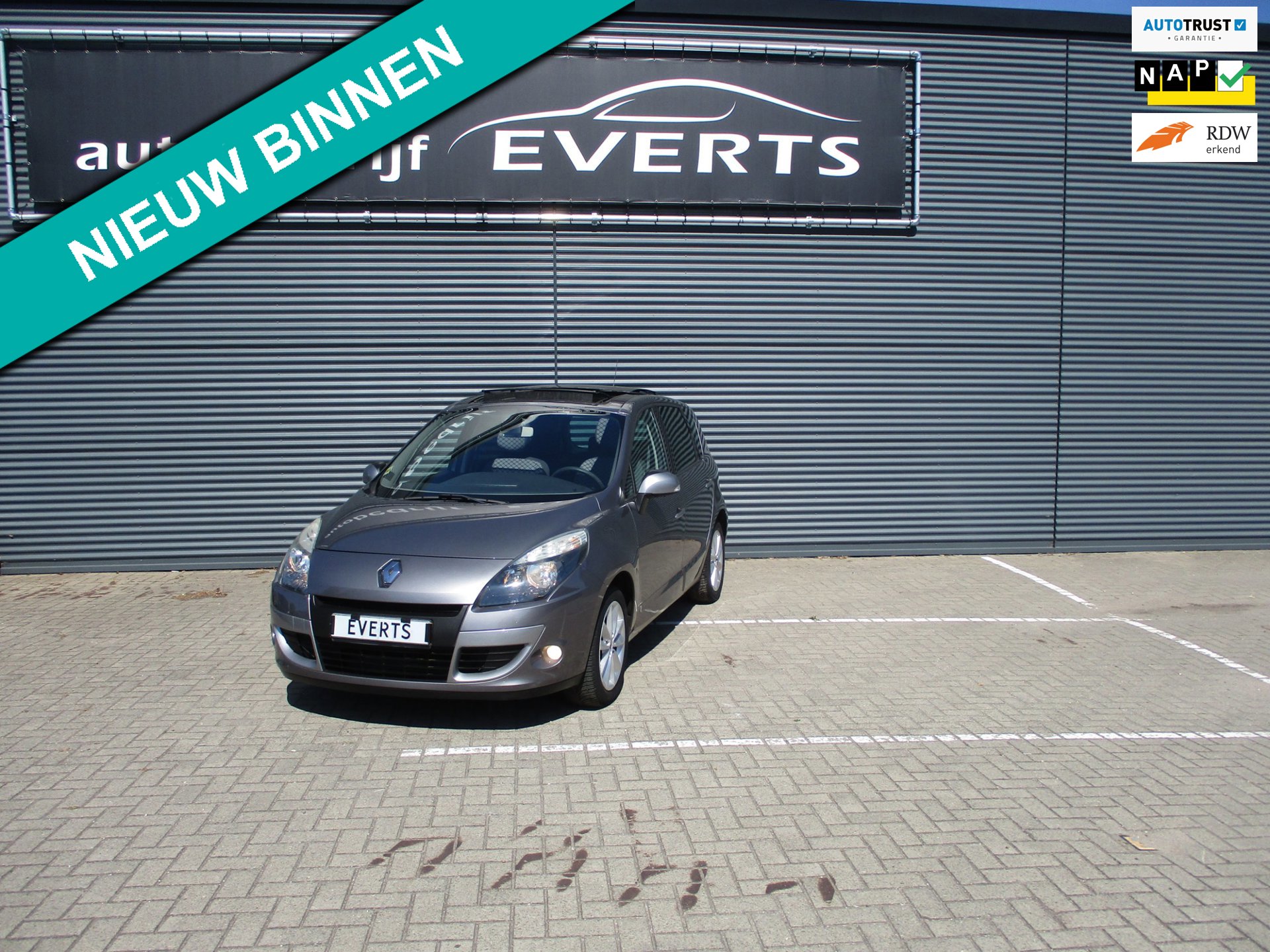 Renault Scénic 1.4 TCE Parisienne 109211 Km Nap dealer onderhouden zeer mooie en complete auto nu scherpe meeneem prijs