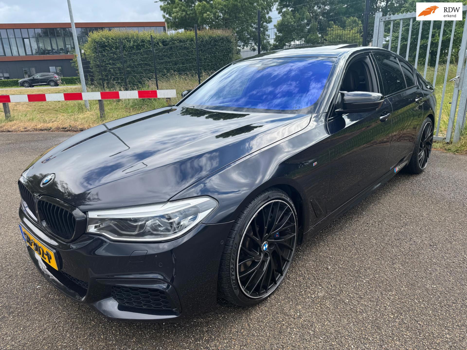 BMW 5-serie M550i xDrive High Exe 550PK B&O Performance Pack