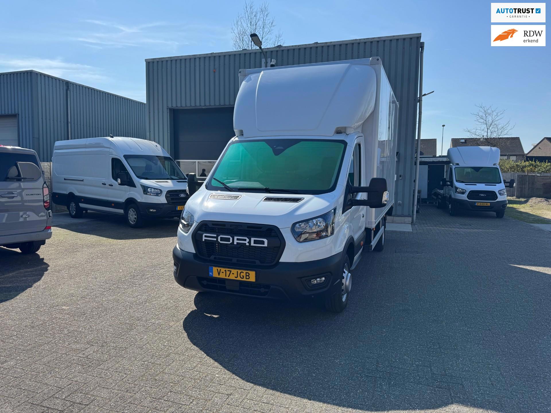 Ford TRANSIT 350 165PK NL Auto BOMVOL bakwagen dubbellucht met laadklep 1000 kg, luchtvering. Deze auto mag nog alle milieu zones.