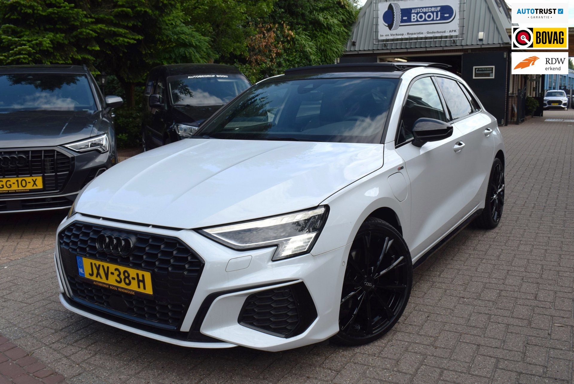 Audi A3 Sportback TFSI e S-LINE/204PK/ CARPLAY/ADAP CRUISE/PANO DAK/NAVI/MATRIX LED/RS /AIRCO ECC/PDC V+A/BLUETOOTH/STOEL VERW
