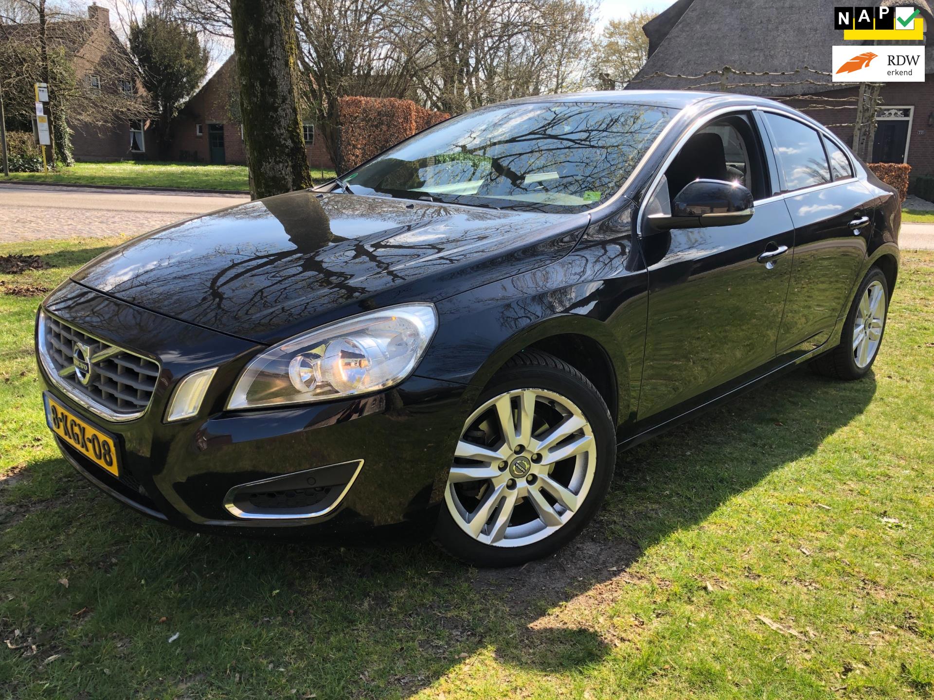 Volvo S60 1.6 T3 Momentum ORG NL / Aut / APK 06-01-2027