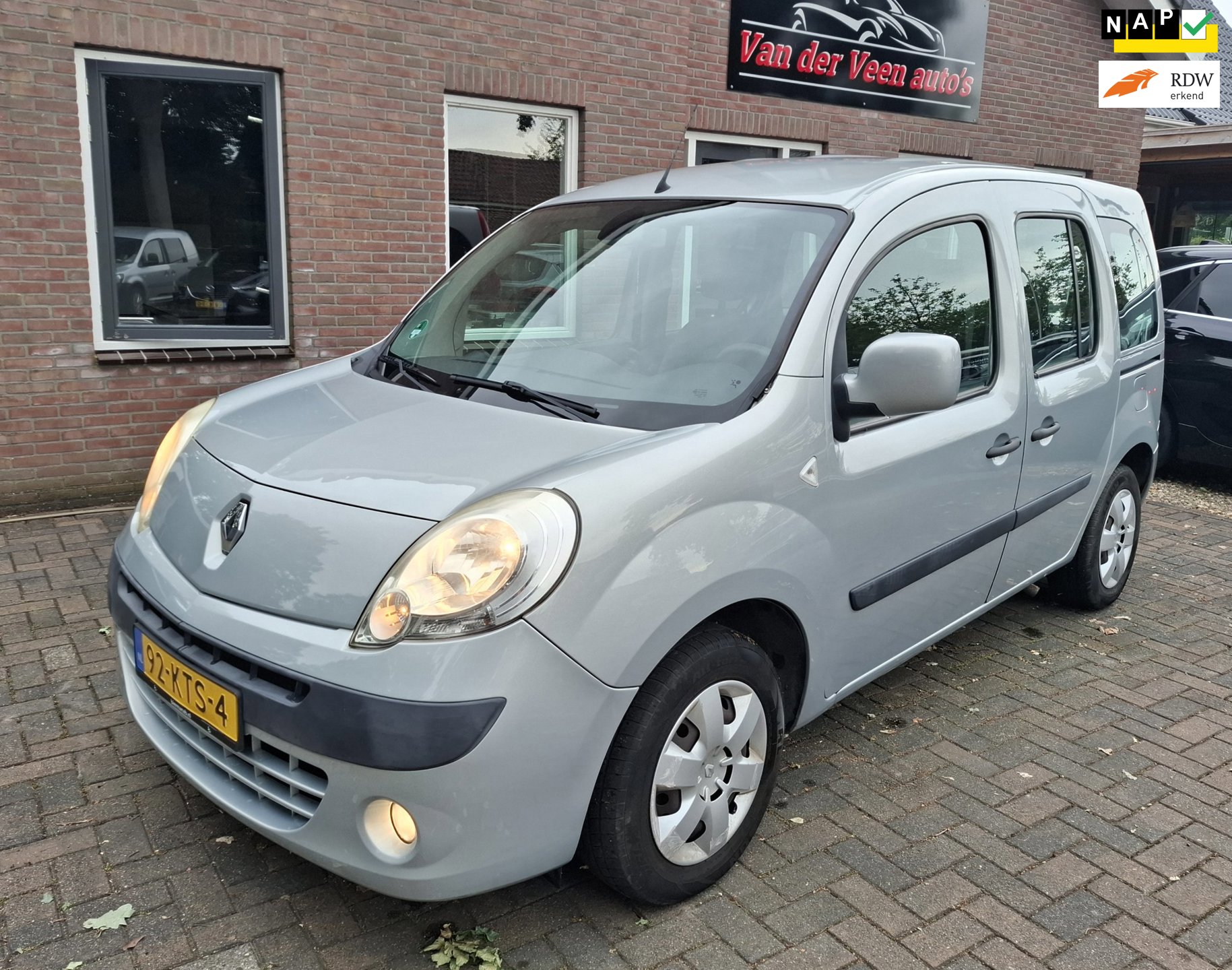 Renault Kangoo Family 1.6-16V Expression. Rolstoel aanpassing XXL aanpassing. D-riem vervangen, nette Kangoo! Prijs incl garantie.