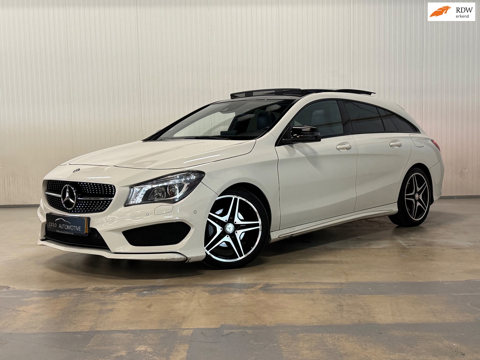 Mercedes-Benz CLA-klasse Shooting Brake 200 OrangeArt Edition | AMG/NIGHT | PANO | CAMERA | LED