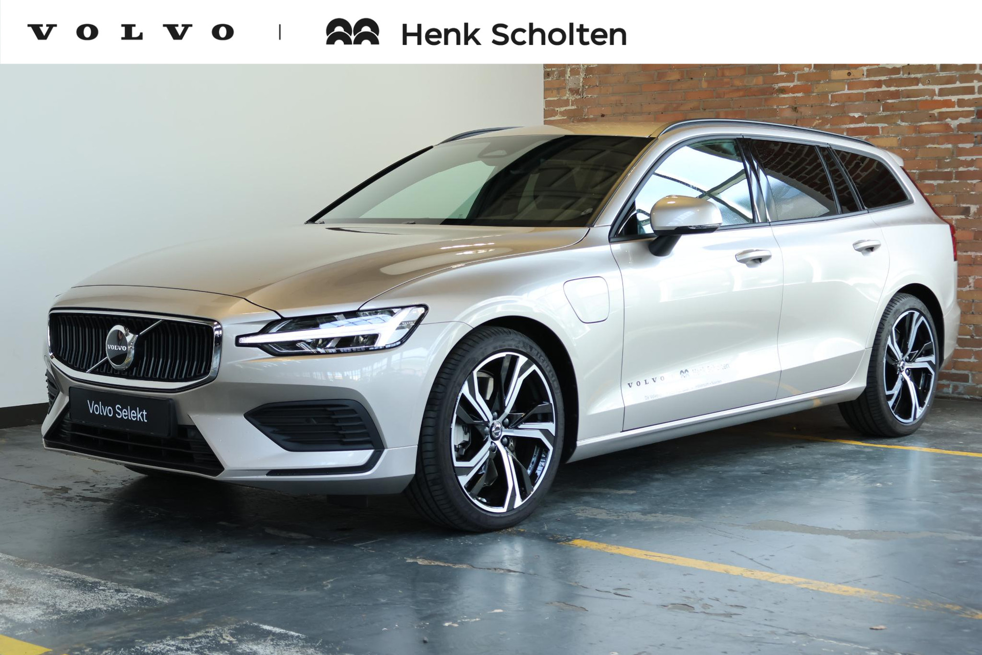Volvo V60 T6 Plug-in hybrid AWD Essential