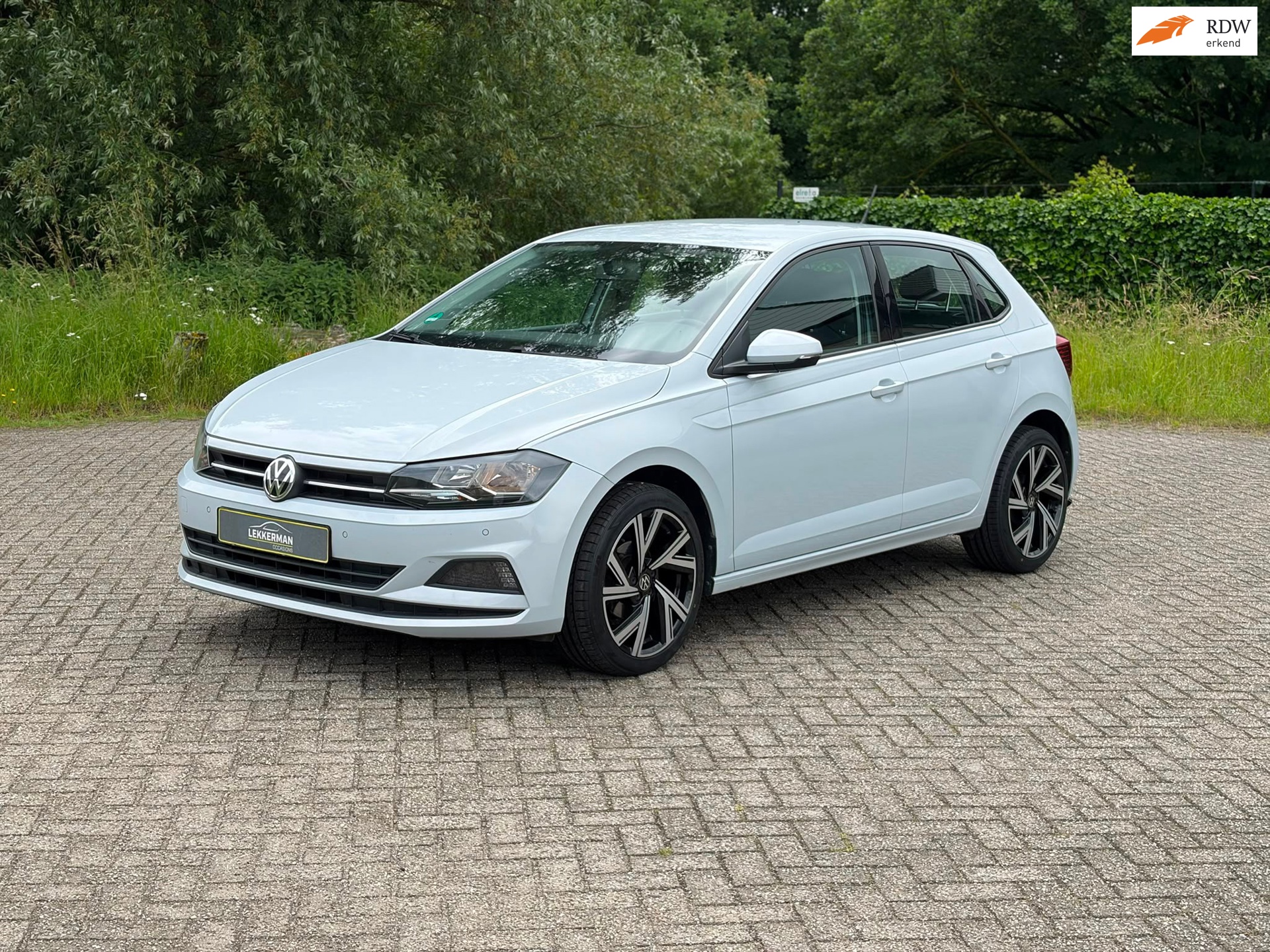 Volkswagen Polo 1.0 High Line I PDC I R - LINE VELGEN I BLUETOOTH I CRUISE I MOOI
