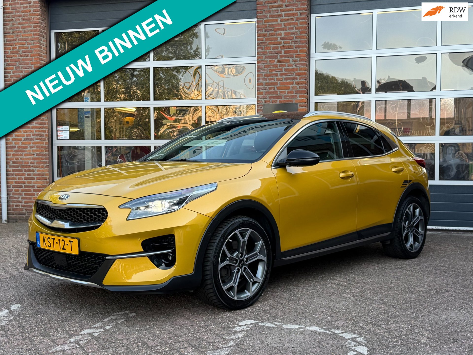 Kia XCEED 1.5 T-GDI Executive Line, panodak, adapt cuise, camera, navi, leder + mem