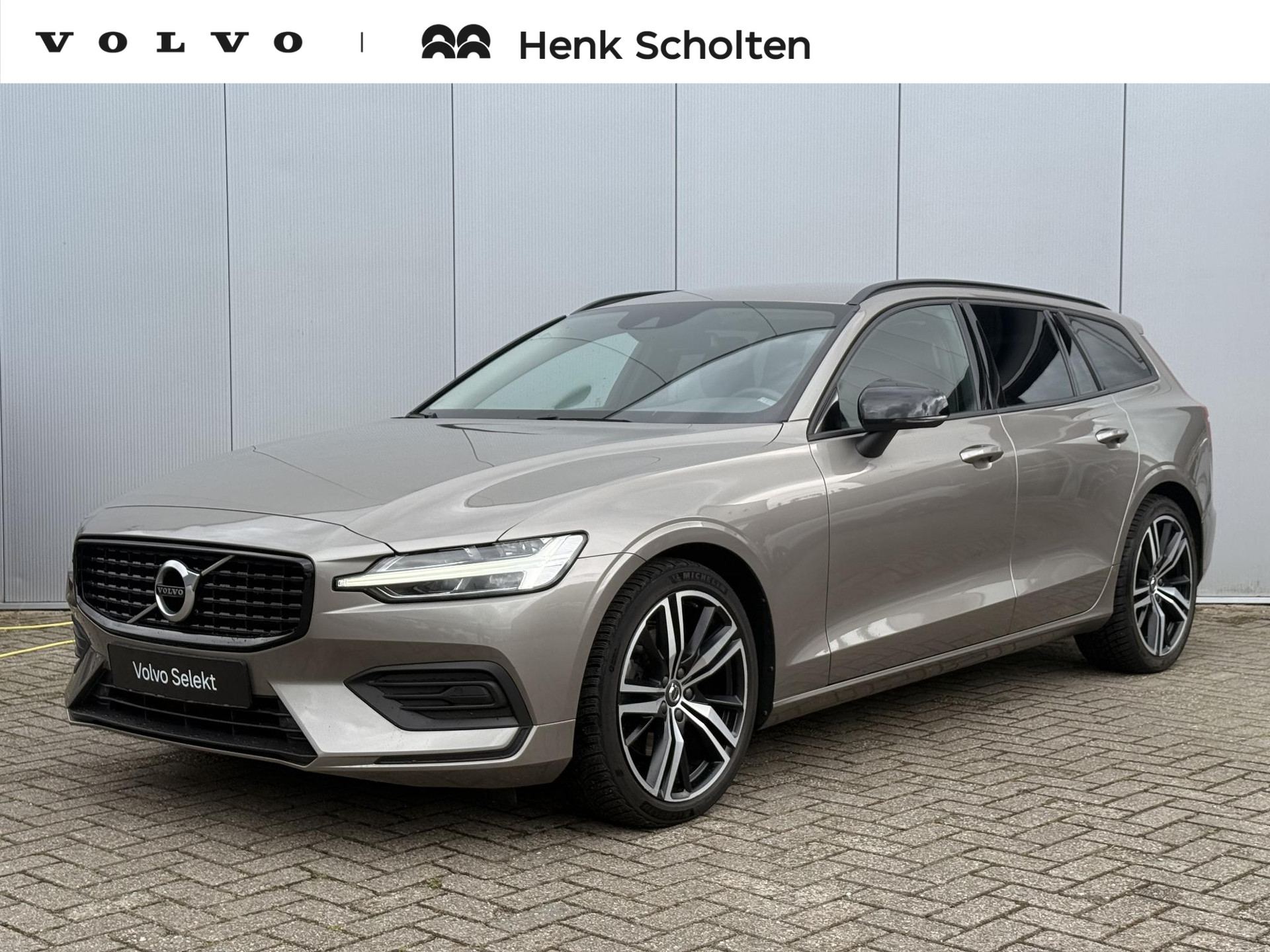 Volvo V60 B3 Automaat Momentum Advantage |