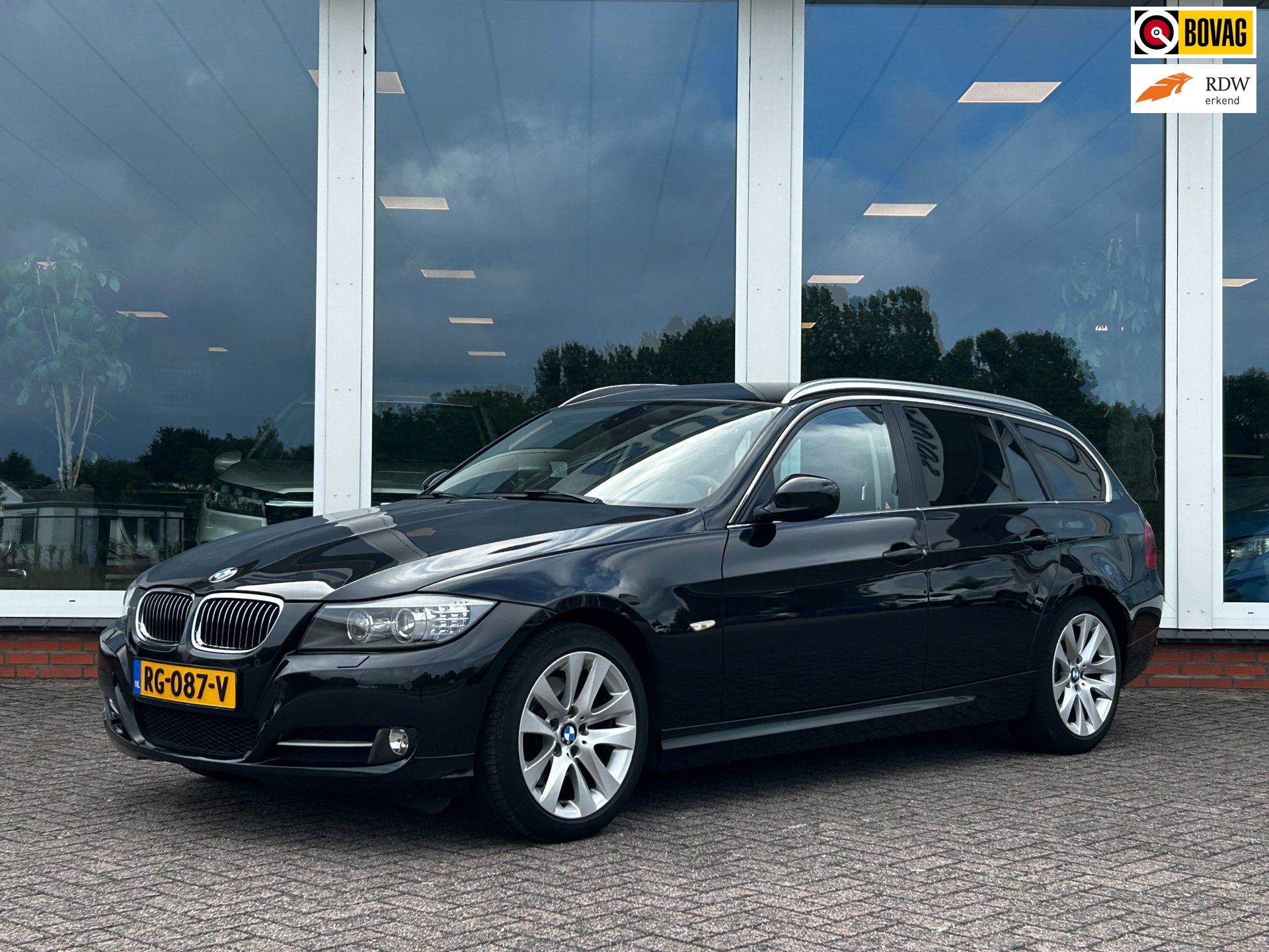 BMW 3-serie Touring 320i Luxury Line - Navi - PDC - LM