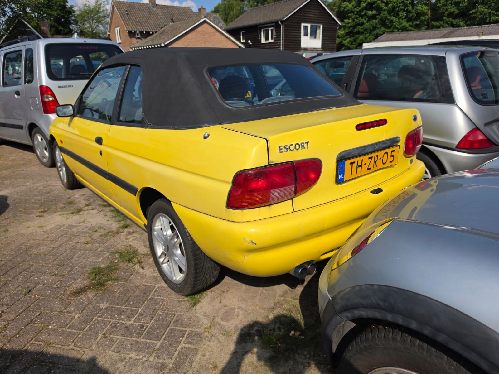 Ford Escort Cabrio 1.6 Pacific ( AIRCO / A.P.K. juni 2027 !!)