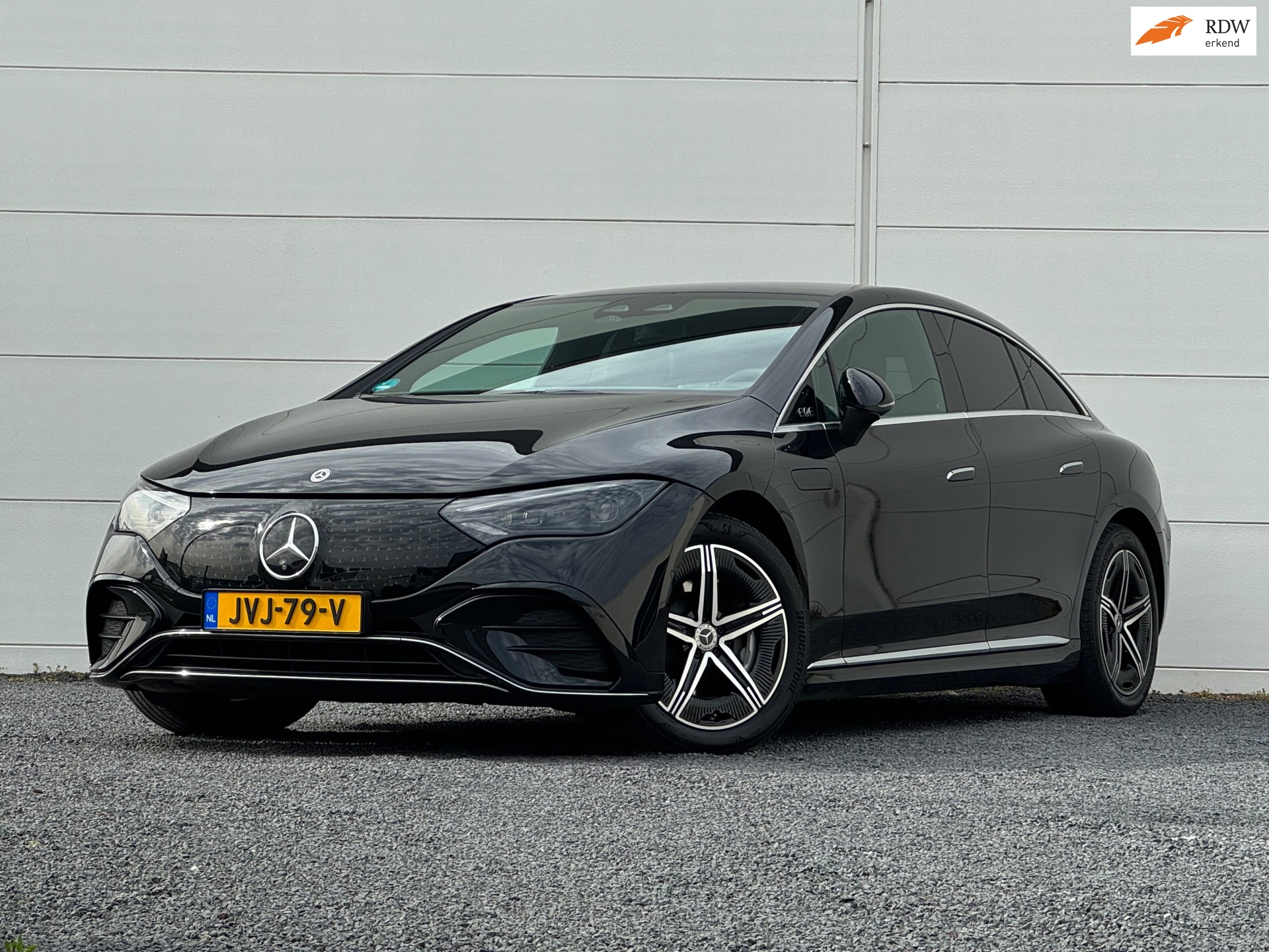 Mercedes-Benz EQE 300 AMG 89 kWh Burmester 360 Cam Distronic Keyless Memory seats Leer Dodehoek detectie State of Health 96%