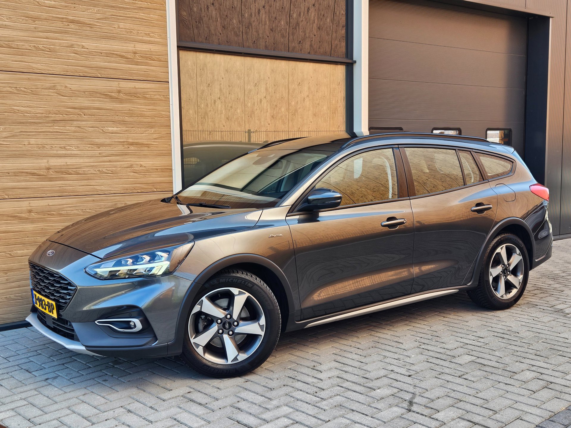 Ford Focus Wagon 1.0 EcoBoost Active Business Pano Trekhaak Camera LED Keyless