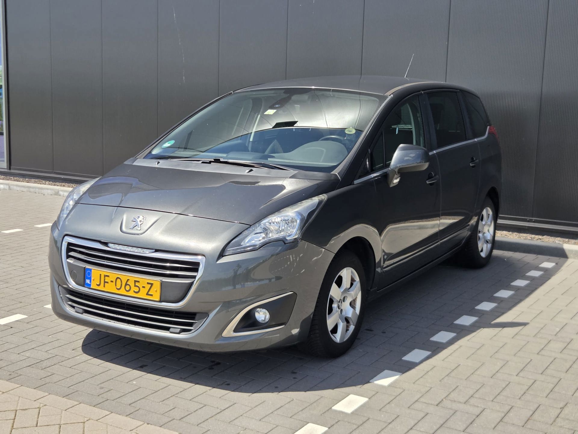 Peugeot 5008 1.2 PureTech Blue Lease 7p.