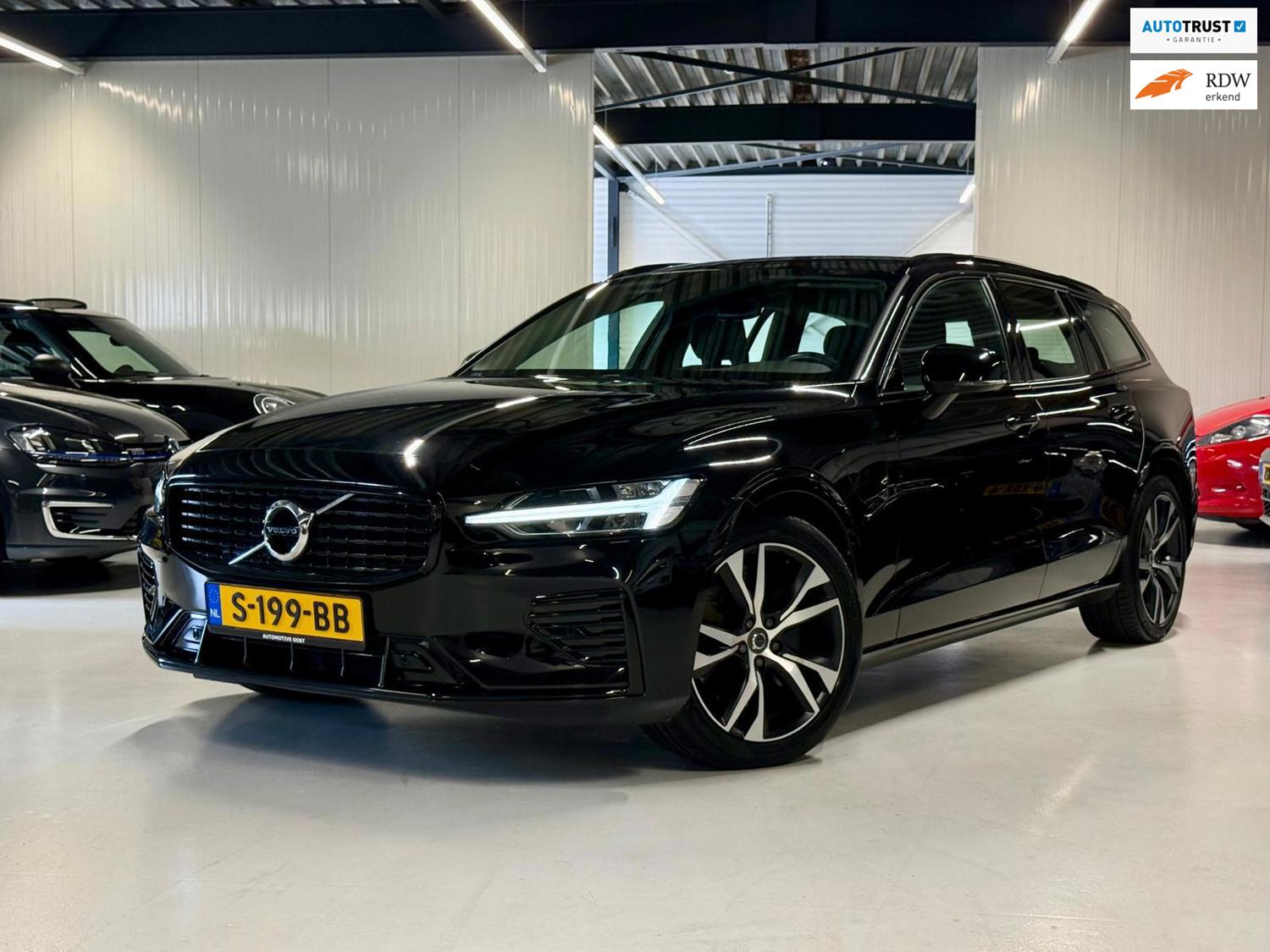 Volvo V60 2.0 T6 Hybride Recharge AWD R-Design!!