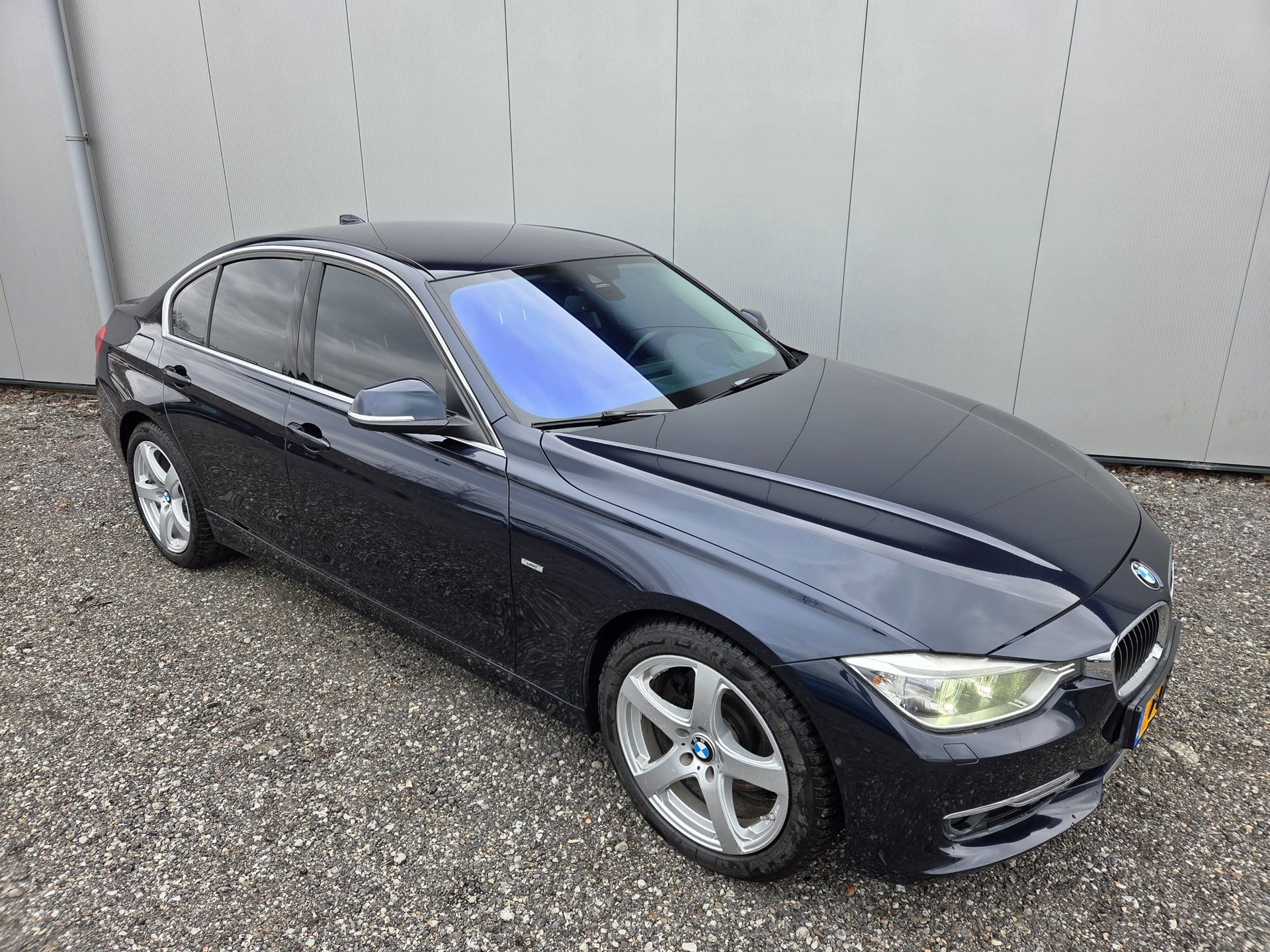 BMW 3-serie 328i High Executive Luxury | HUD | Stoelverw. | Camera