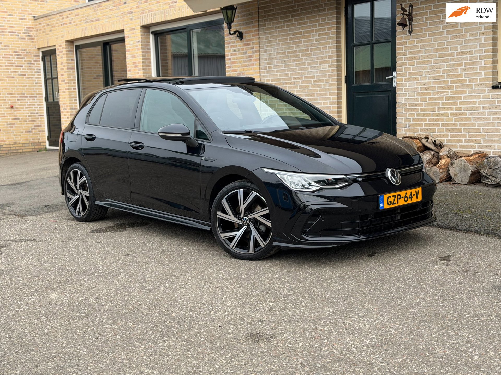 Volkswagen GOLF 1.5 eTSI DSG R-Line Business|PANO |IQ LIGHT