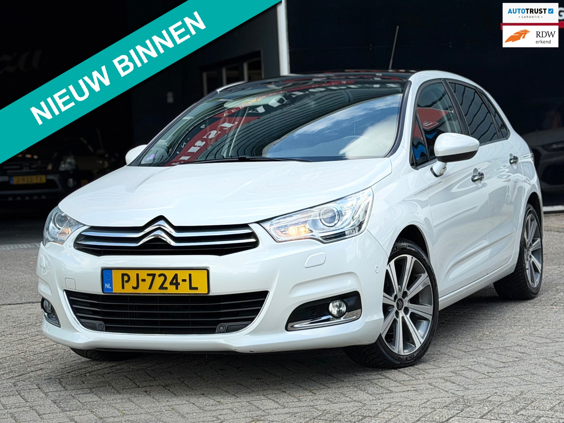 Citroën C4 1.2 PureTech Shine KEYLESS ENTRY-GO/PANO/MASSAGESTOEL | KEURIGE AUTO !