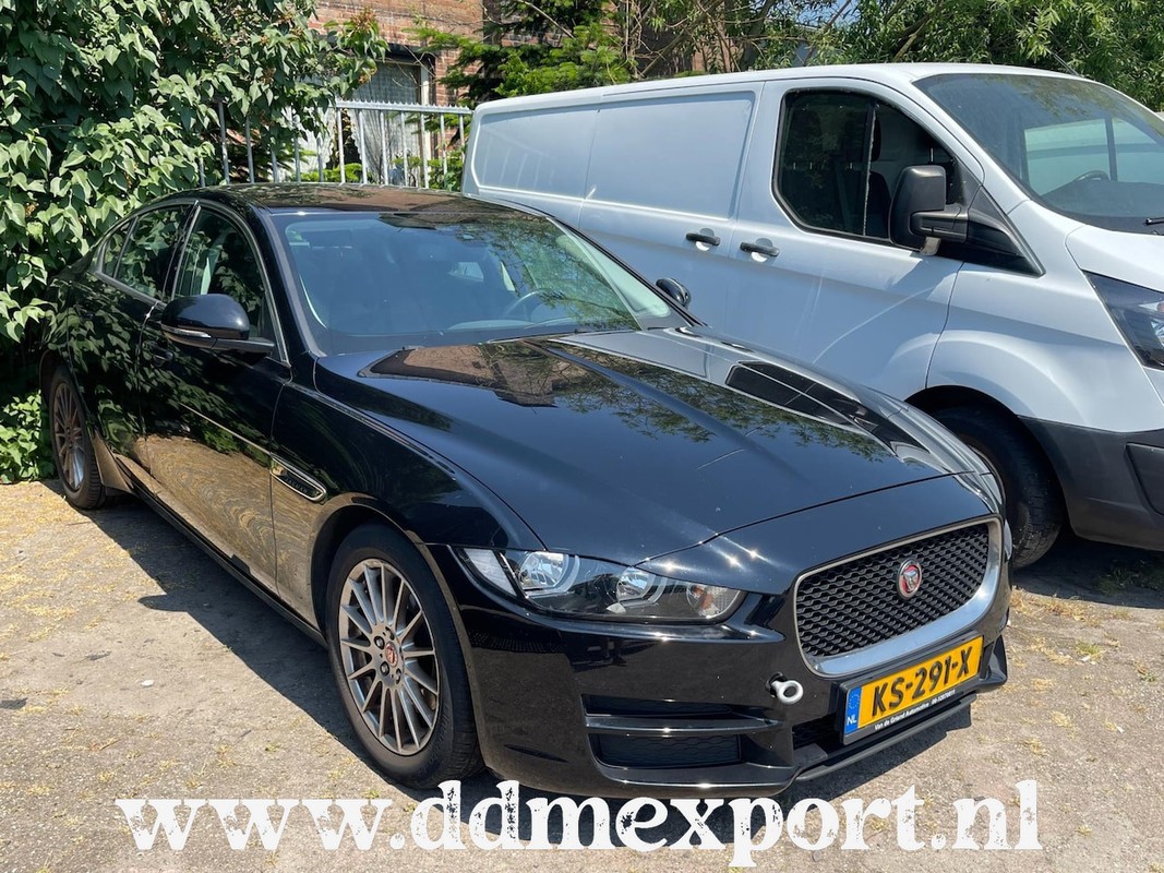 Jaguar XE