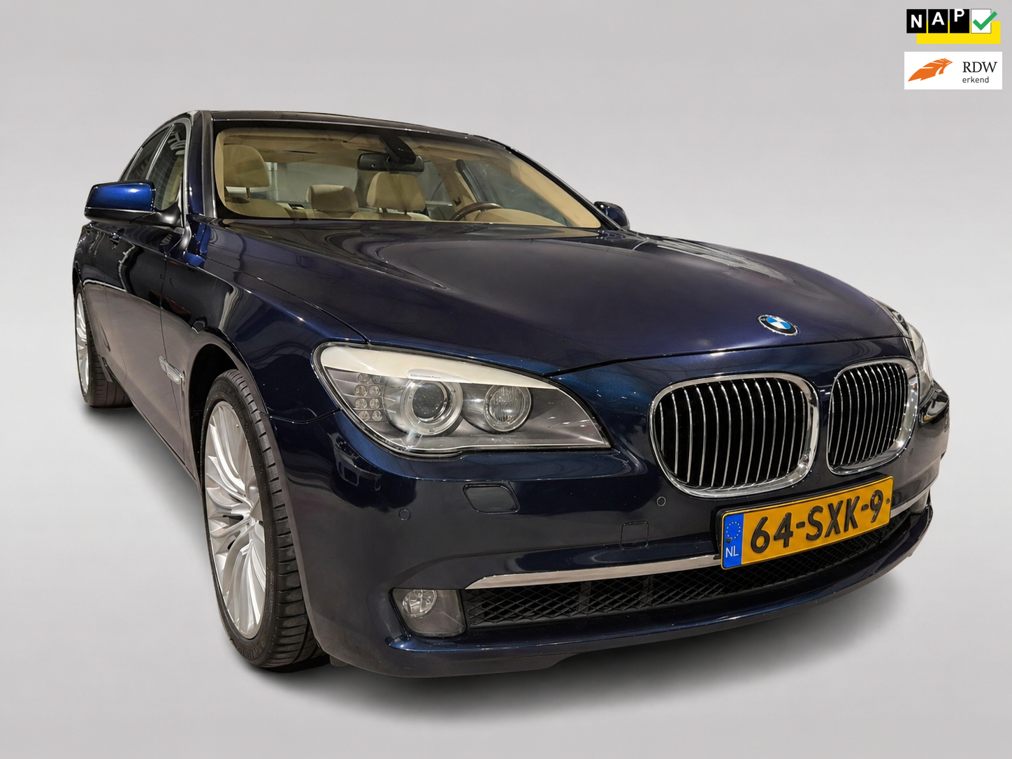 BMW 7-serie 750i High Executive - Softclose - Memorystoelen - Schuifdak - NL Auto